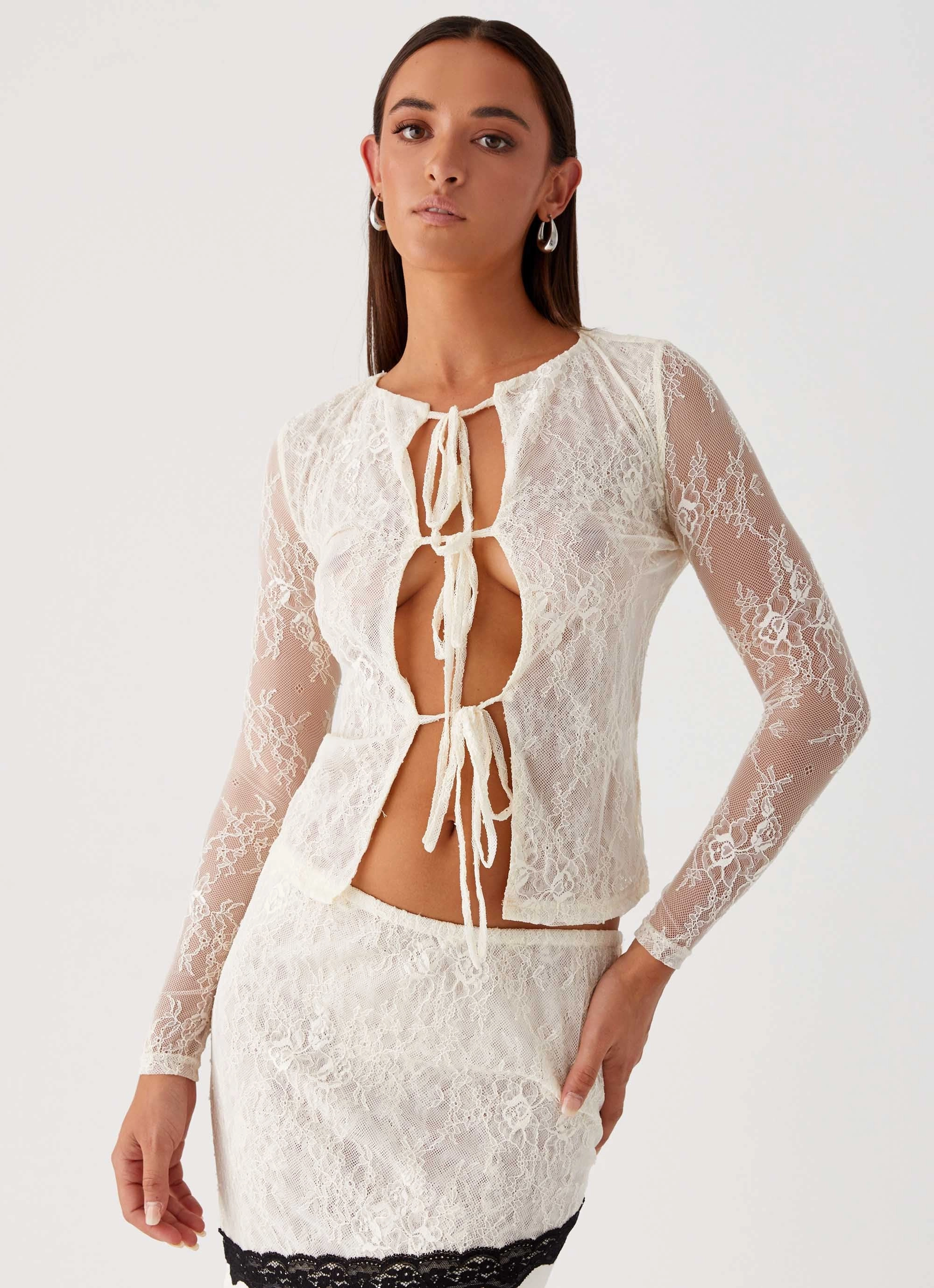 Duet Long Sleeve Top - Ivory Reflective Detailing Trendy Shirt