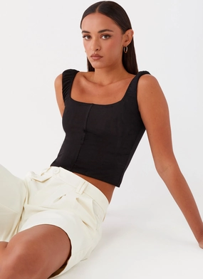 Kaden Top - Black simple design