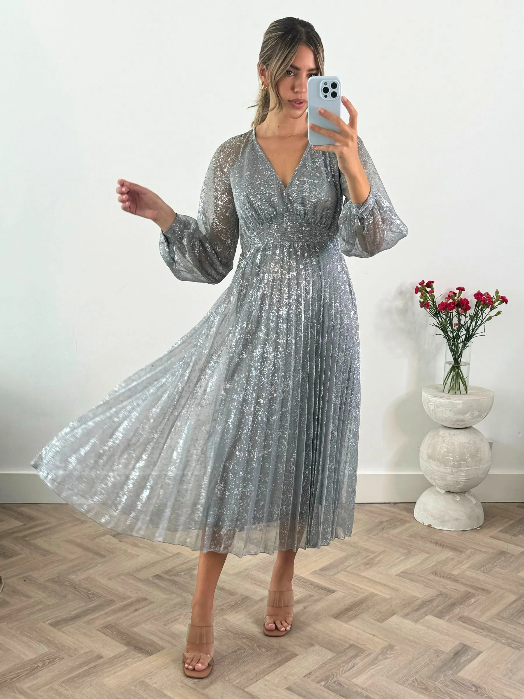 Classic and Modern Dannica Pleated Balloon Sleeve Maxi Dress / Silver
