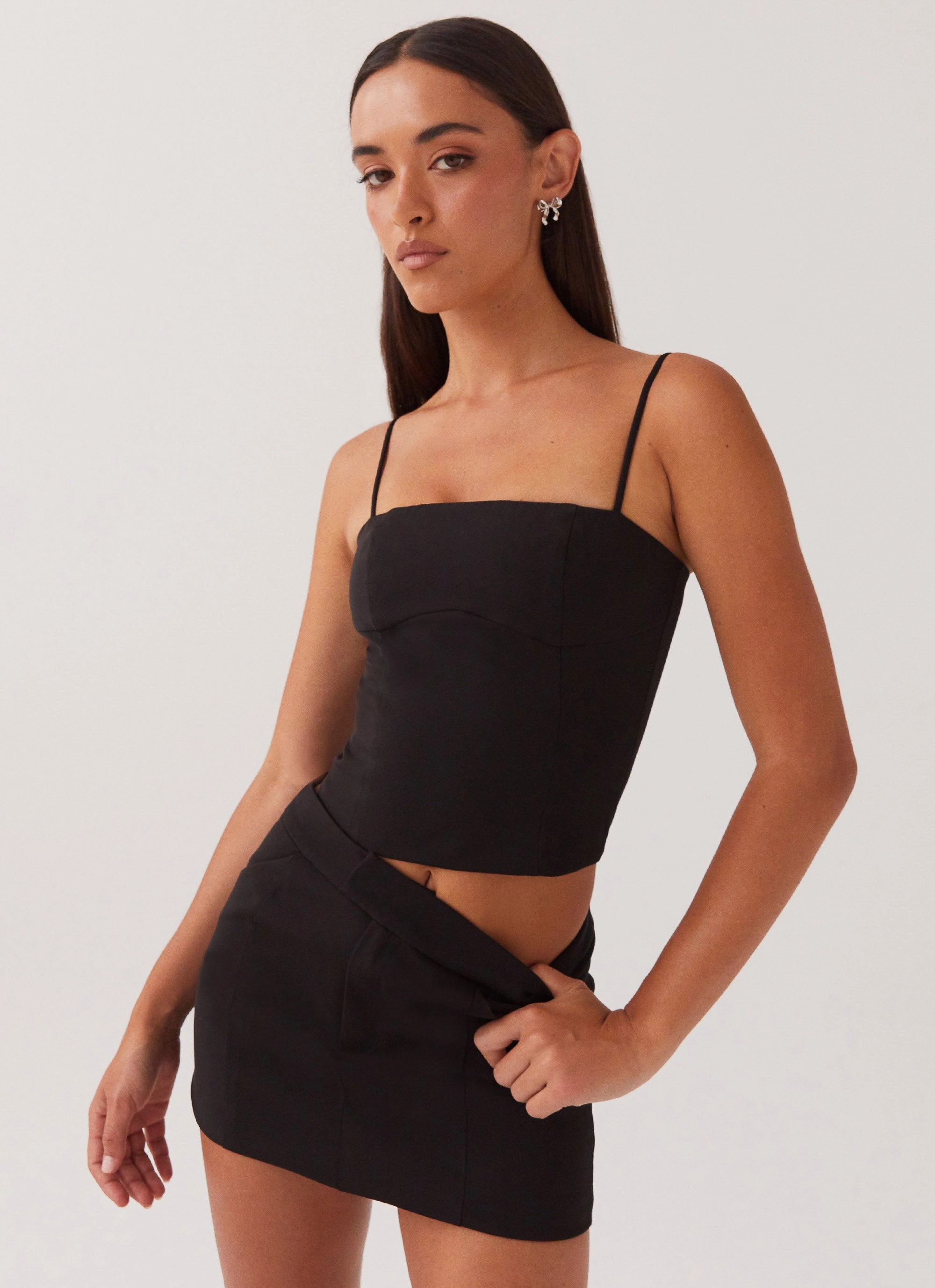 LightweightMaterial Eliana Crop Top - Black