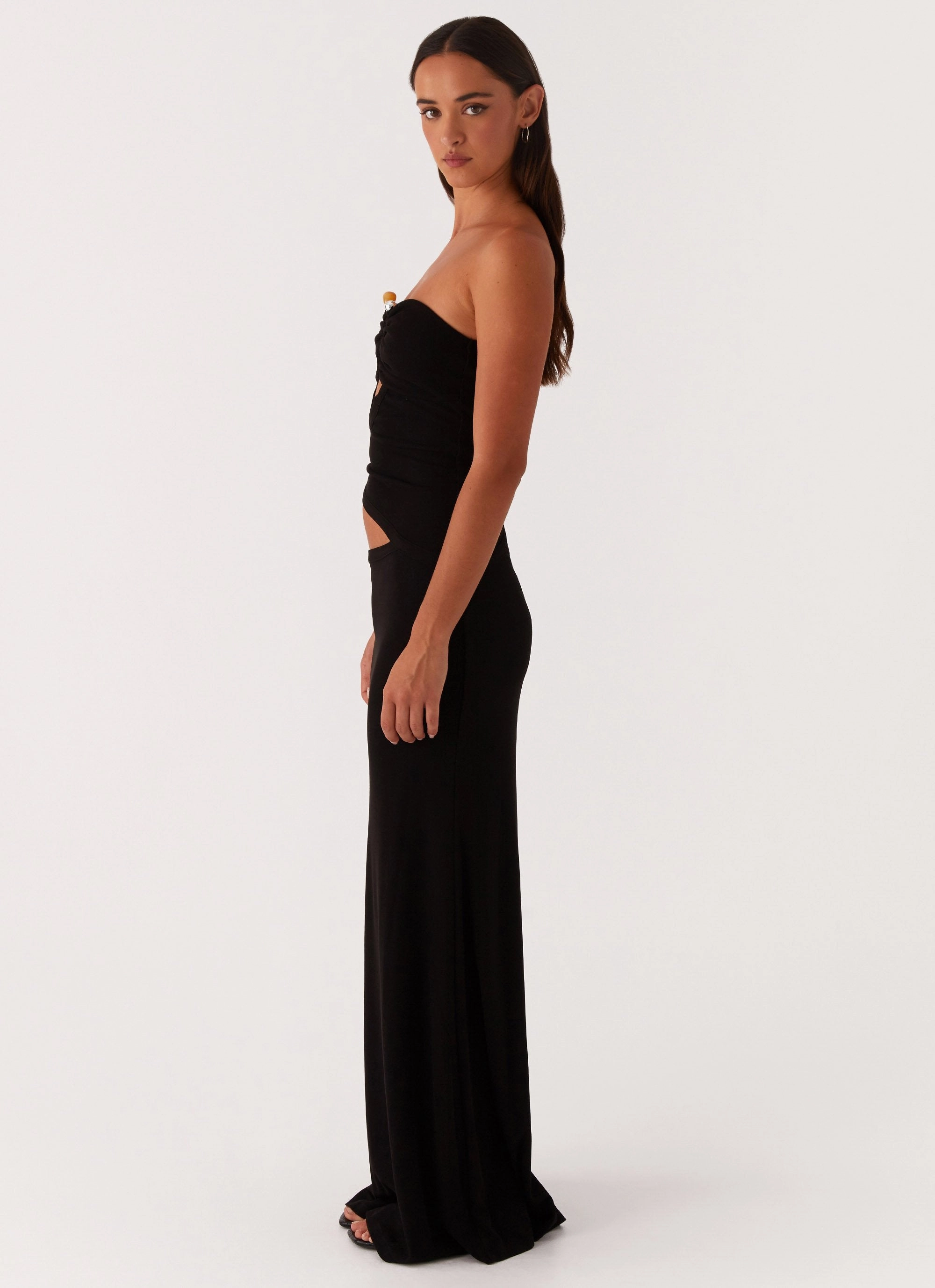 Travel-Essential Wild Roses Maxi Dress - Black