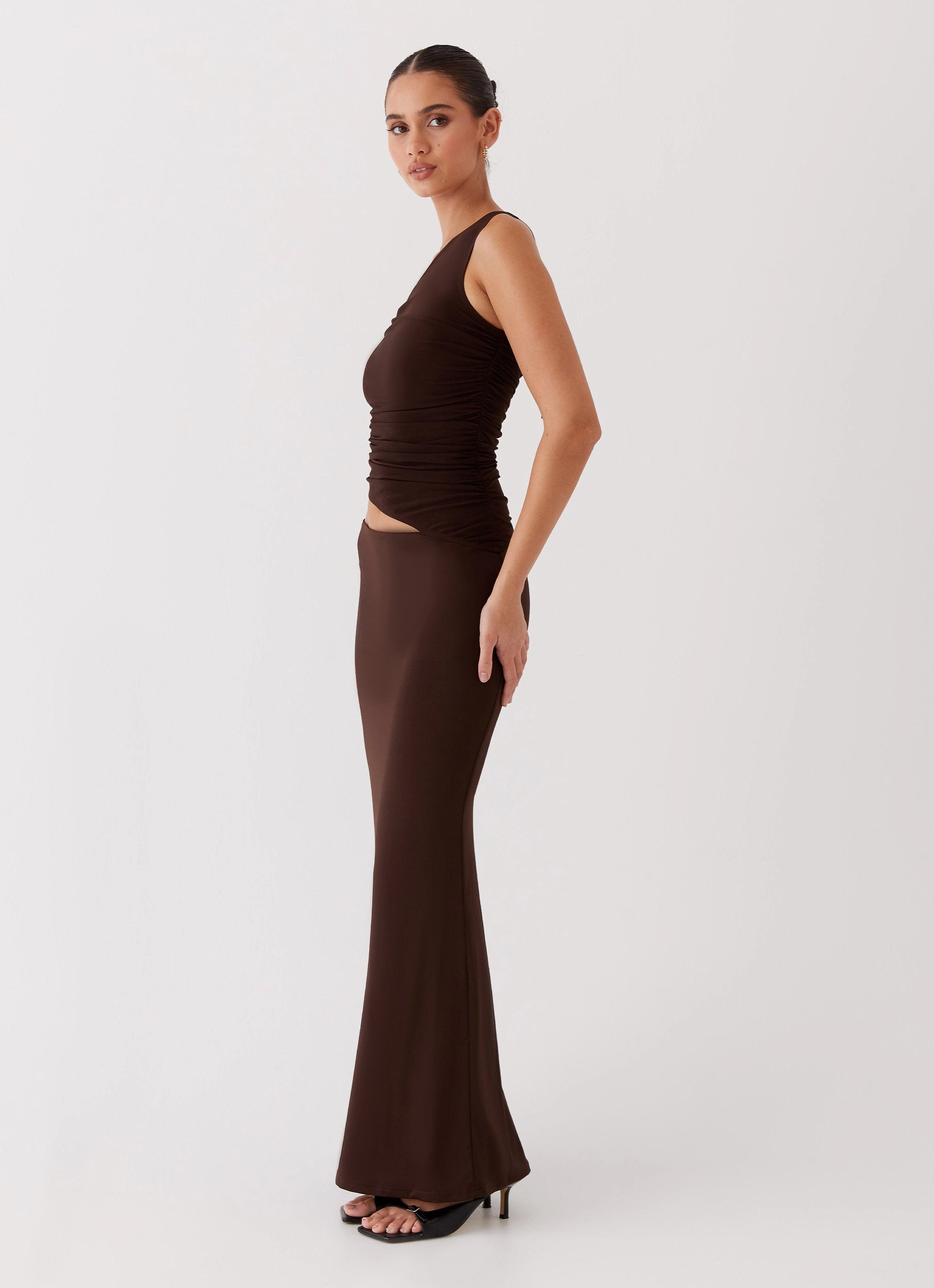 Light Comfort Travel-Essential Seranella One Shoulder Maxi Dress - Chocolate