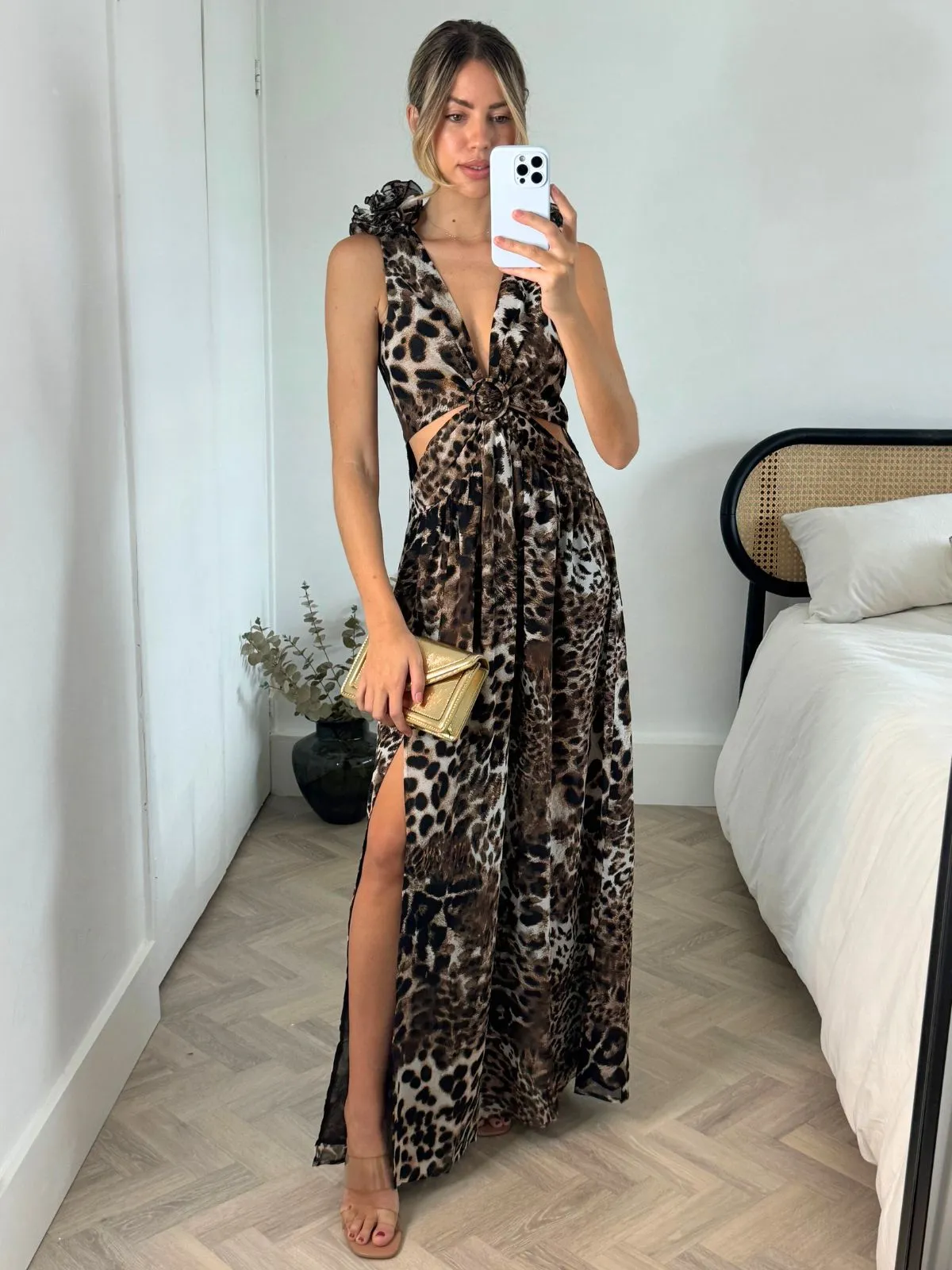 Layla Maxi dress with shoulder corsage / Animal print Layer Base