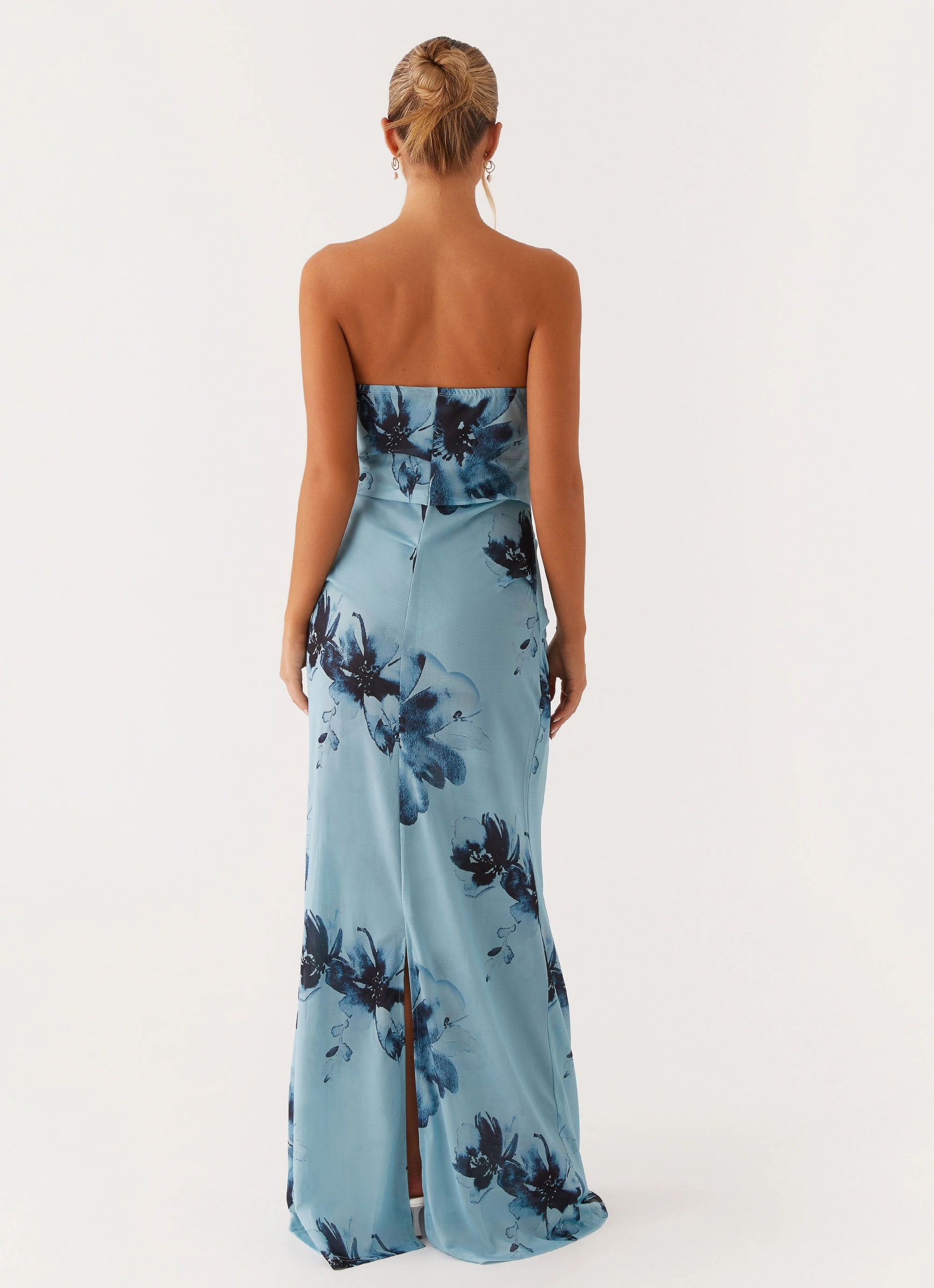 Hot Now Belted-Style Field Of Dreams Maxi Dress - Blue Black Floral