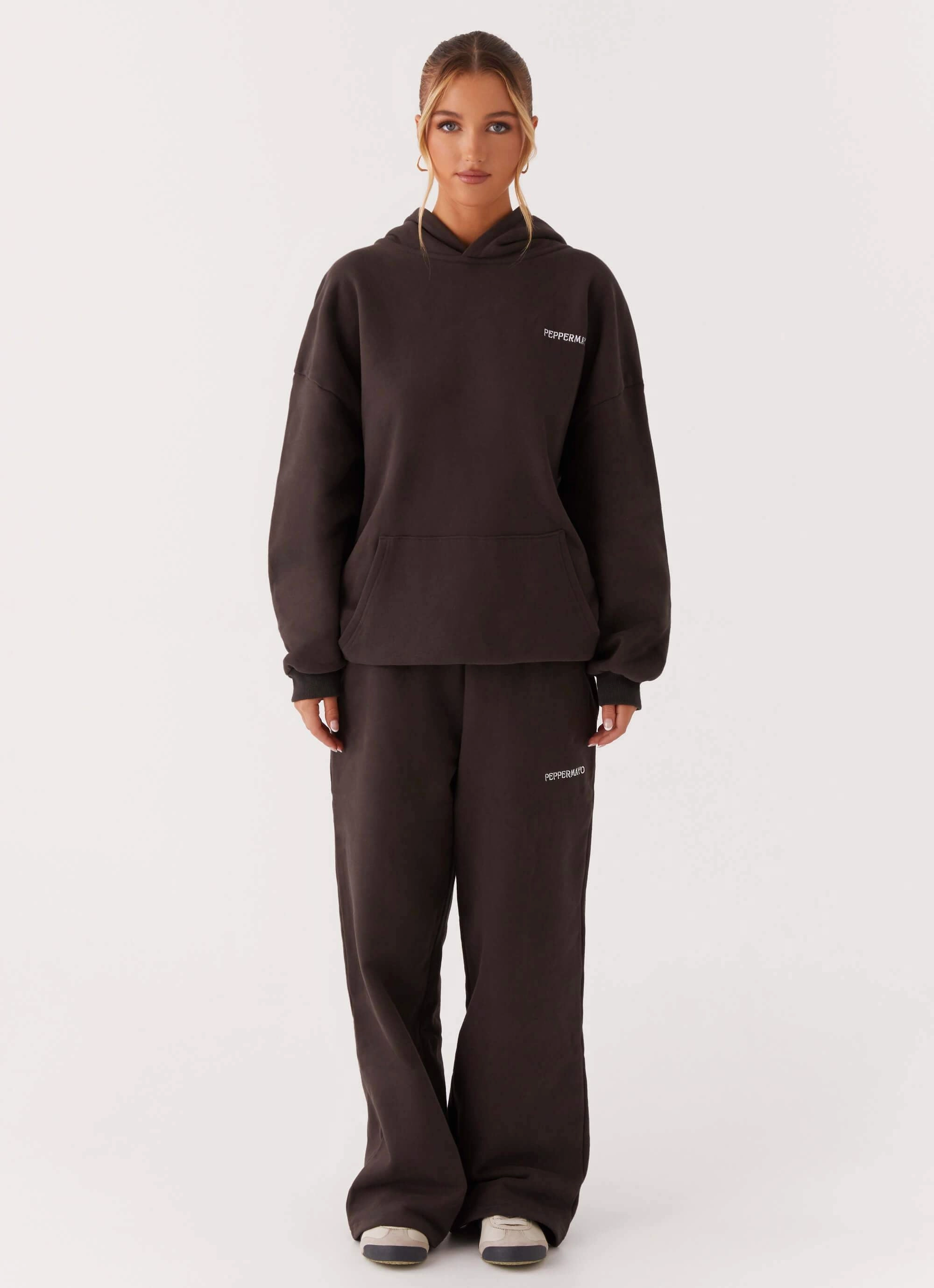 Walk Friendly Solid shade Signature Sweatpants - Charcoal