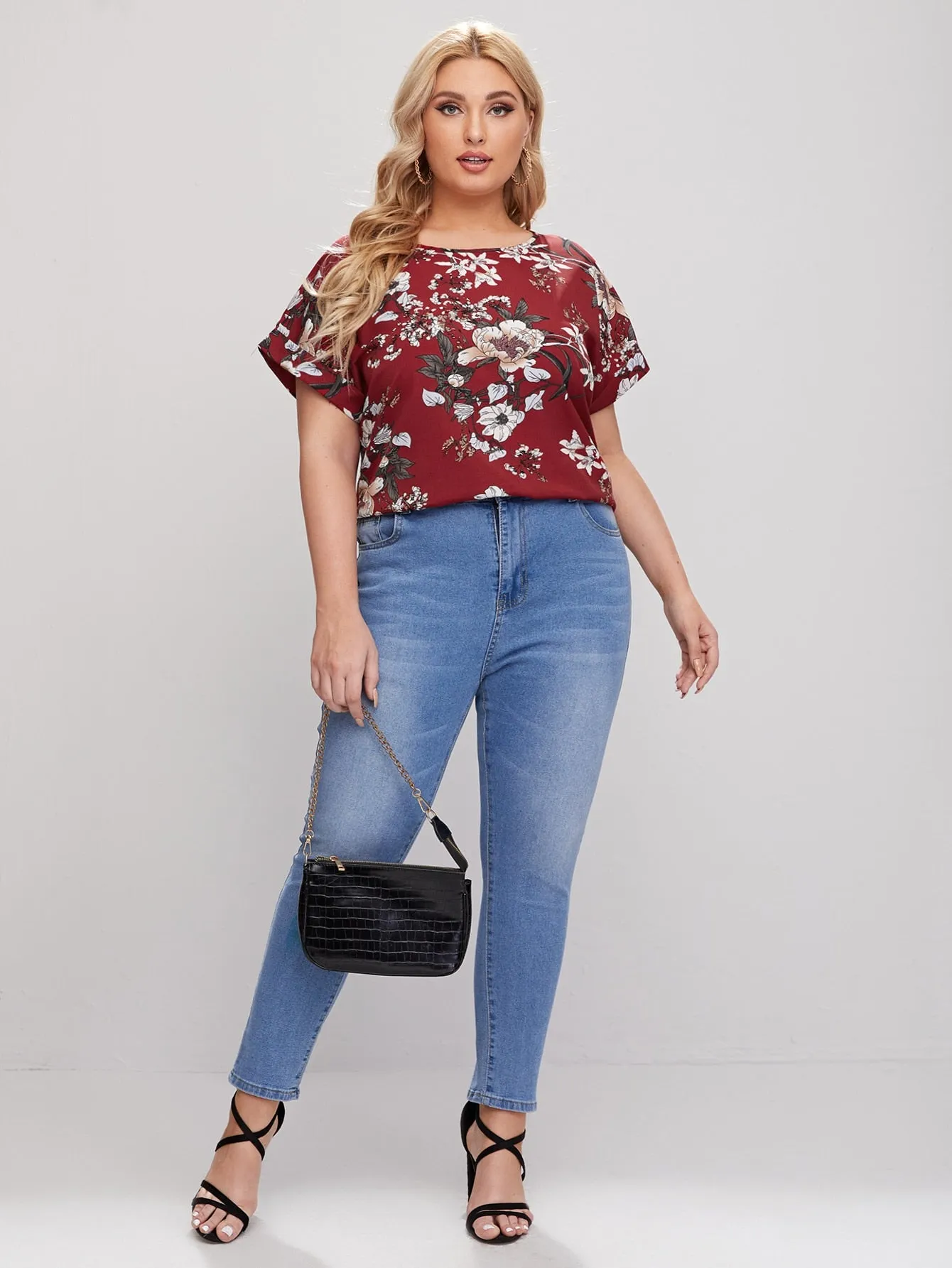 Floral Short Sleeve Round Neck Regular Plus Blouse