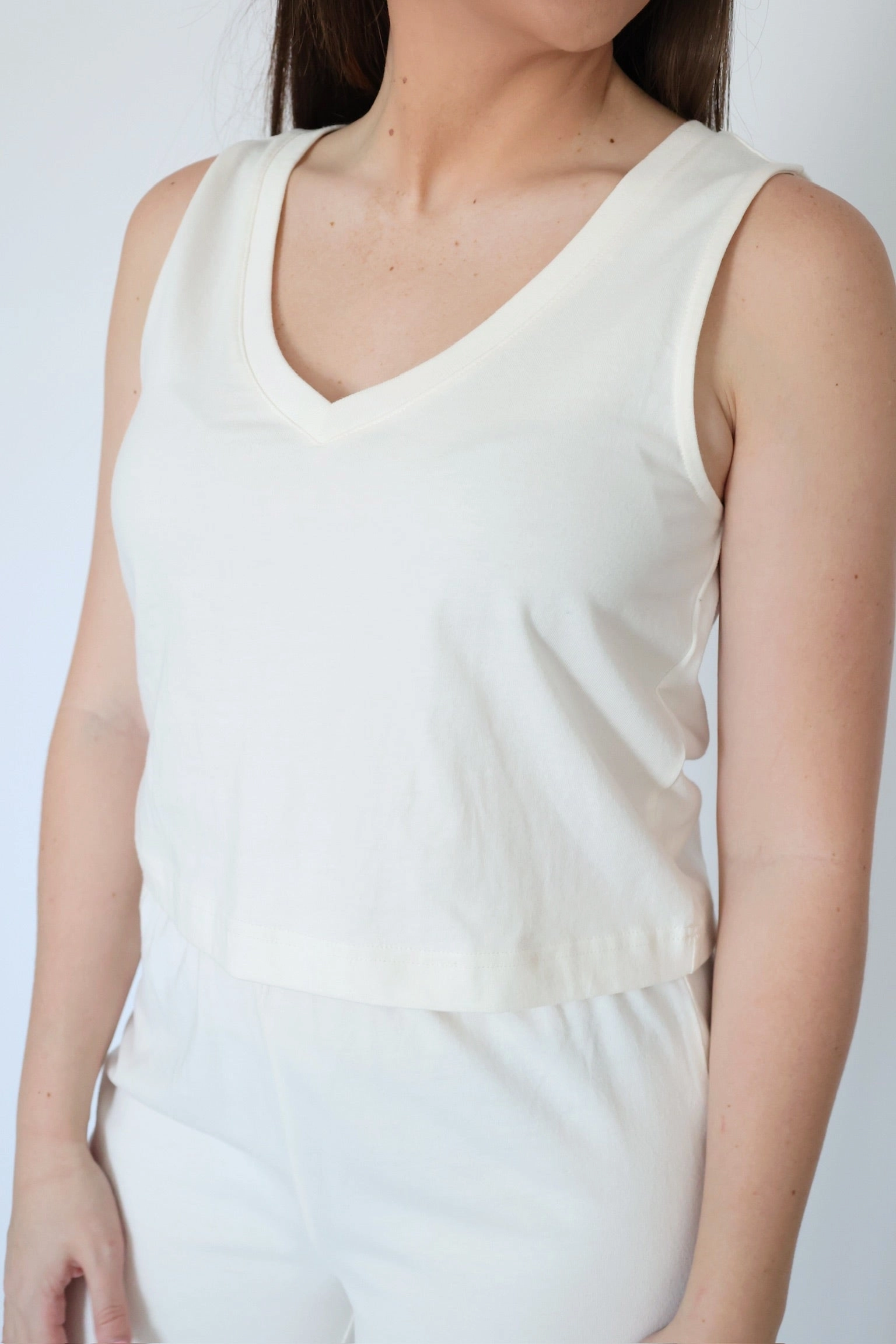 Sloane V-Neck Tank - Sea Salt (FINAL SALE) MultiFunctionalPockets DoubleStitchedSeams