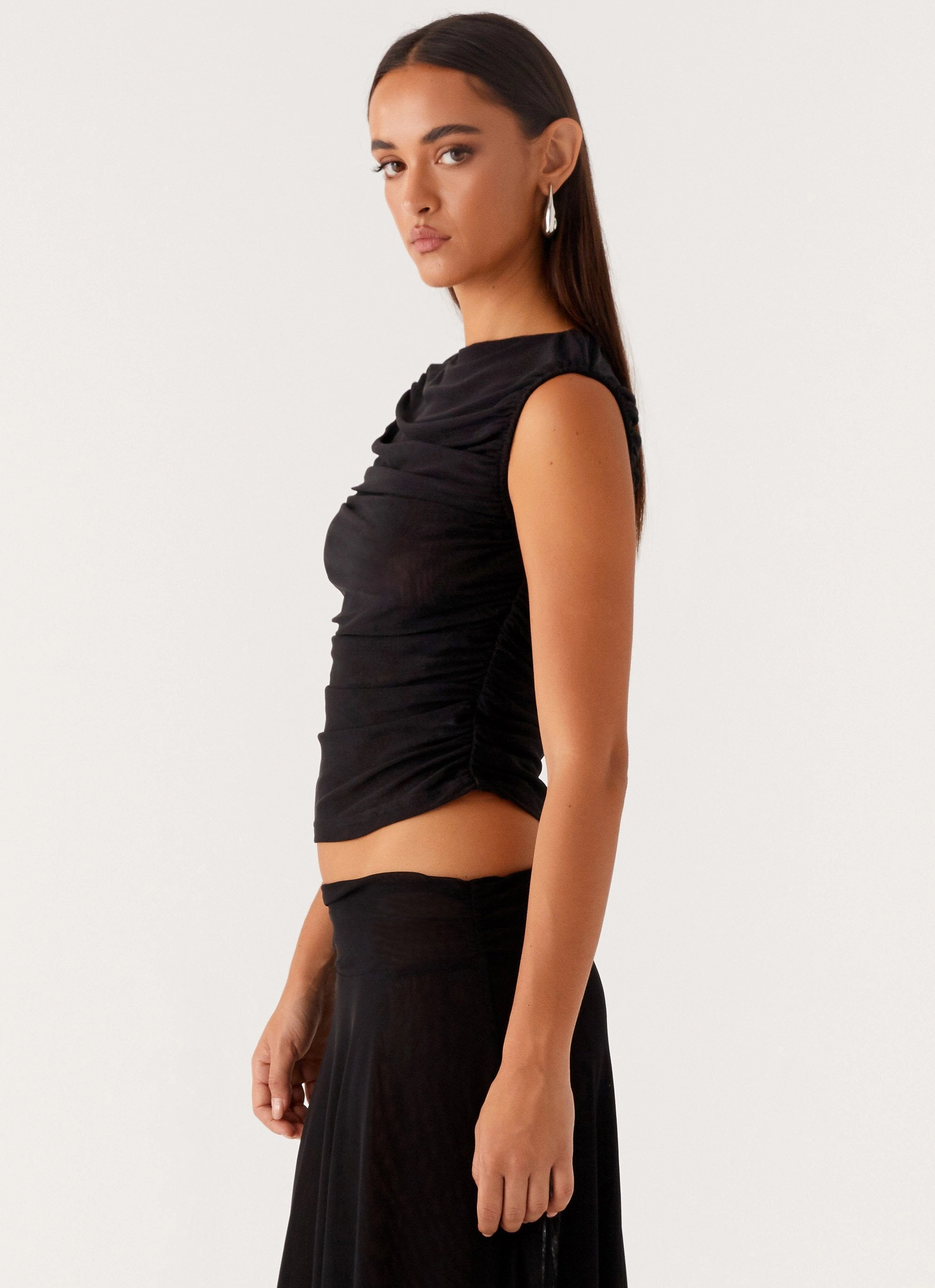 EcoCertified Textile Lightweight Material In The Atmosphere Mesh Top - Black