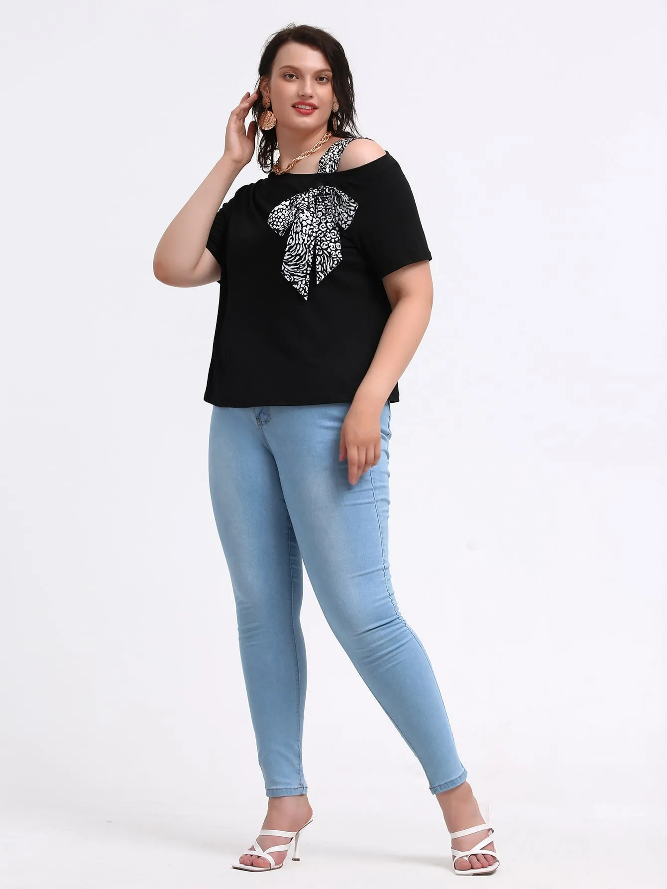 Graphic Knot Short Sleeve Asymmetrical Neck Regular Plus Size T-Shirt