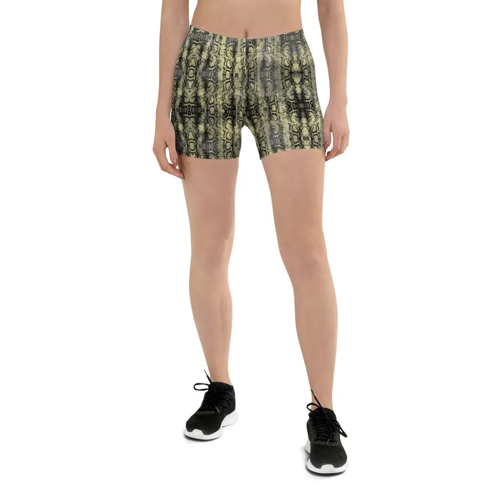 Green Snakeskin Printed Women's Shorts, Sexy Snake Print Short Tights For Reptile Lovers