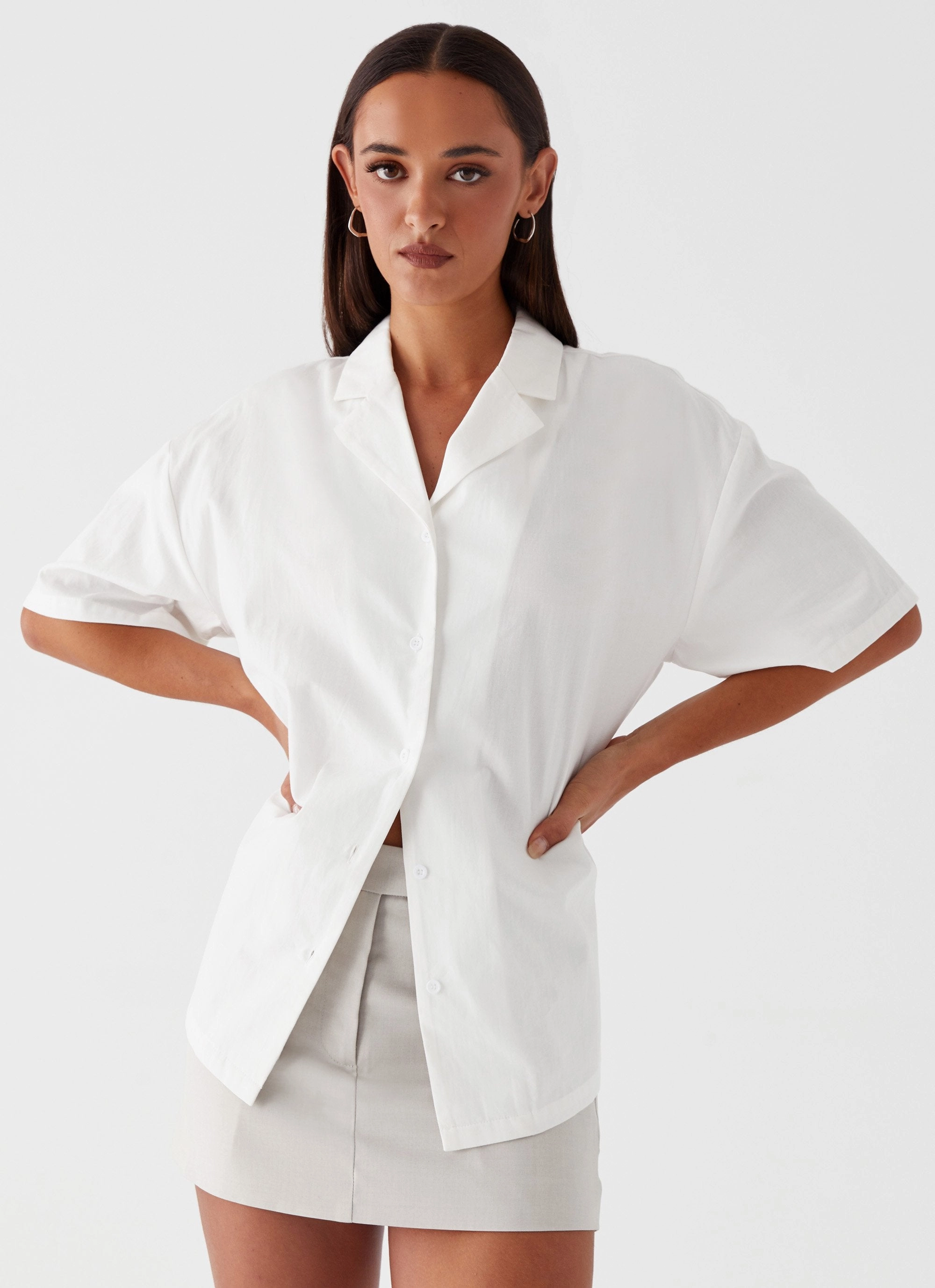 Hadley Open Back Short Sleeve Shirt - White Layered Collar Design
