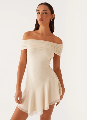 Head turning Finola Off Shoulder Mini Dress - Pastel Yellow Finola Off Shoulder Mini Dress - Pastel Yellow Natural Light