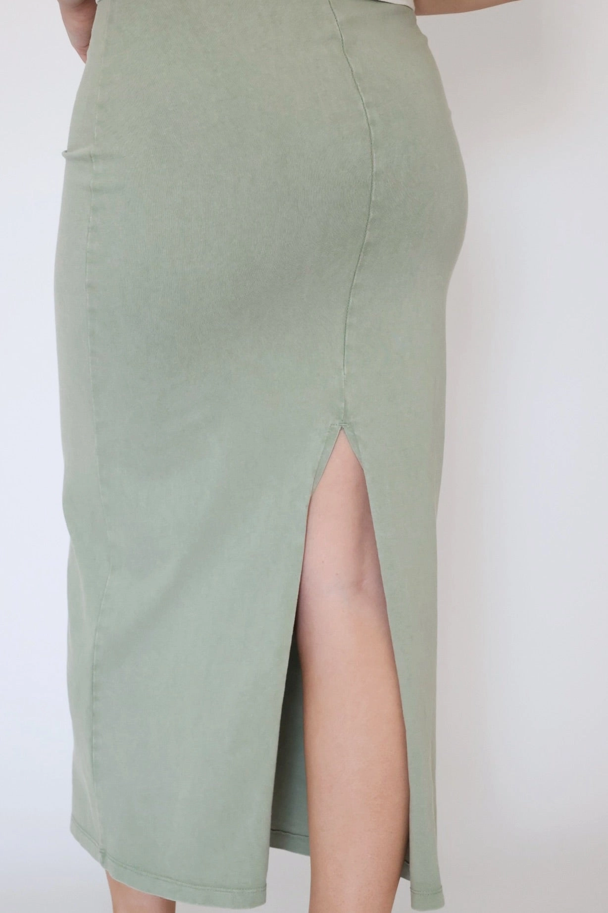 Gail Midi Skirt - Avocado Tagless Collar