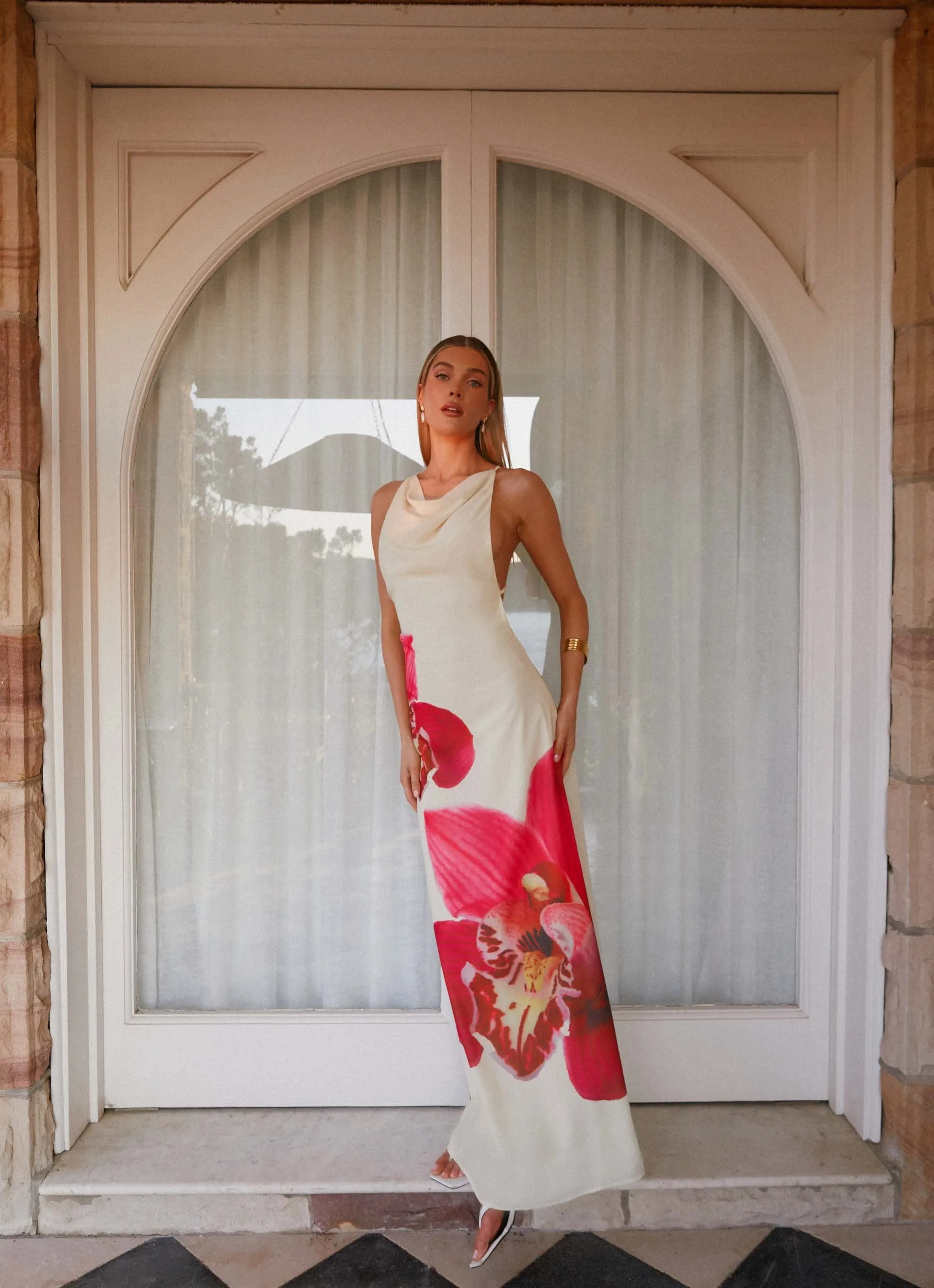 Island Girl Maxi Dress - Yellow elegant design Rooftop Bar