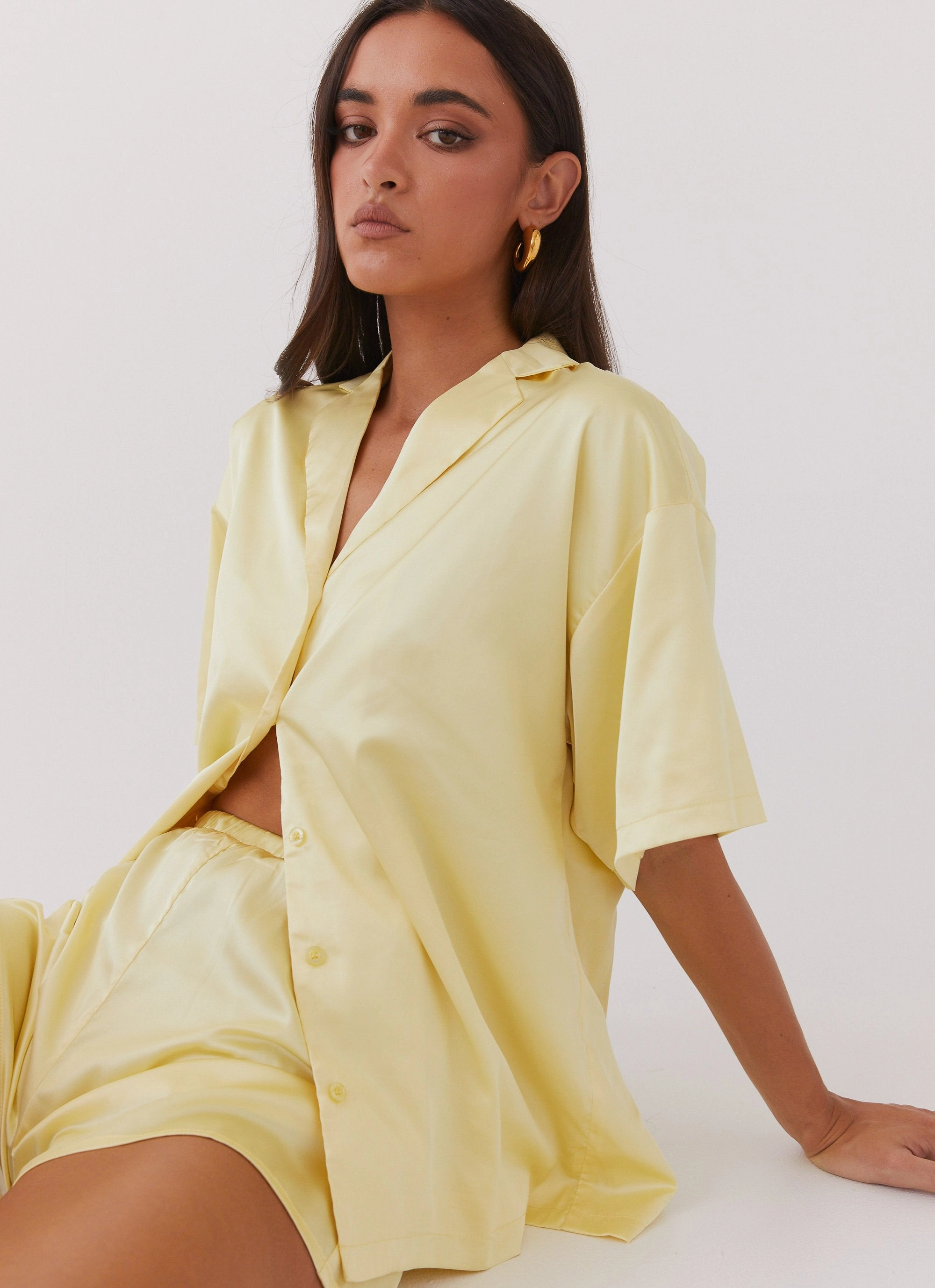AntiStaticLayer Cold Day Look Julia Satin Oversized Shirt - Lemon