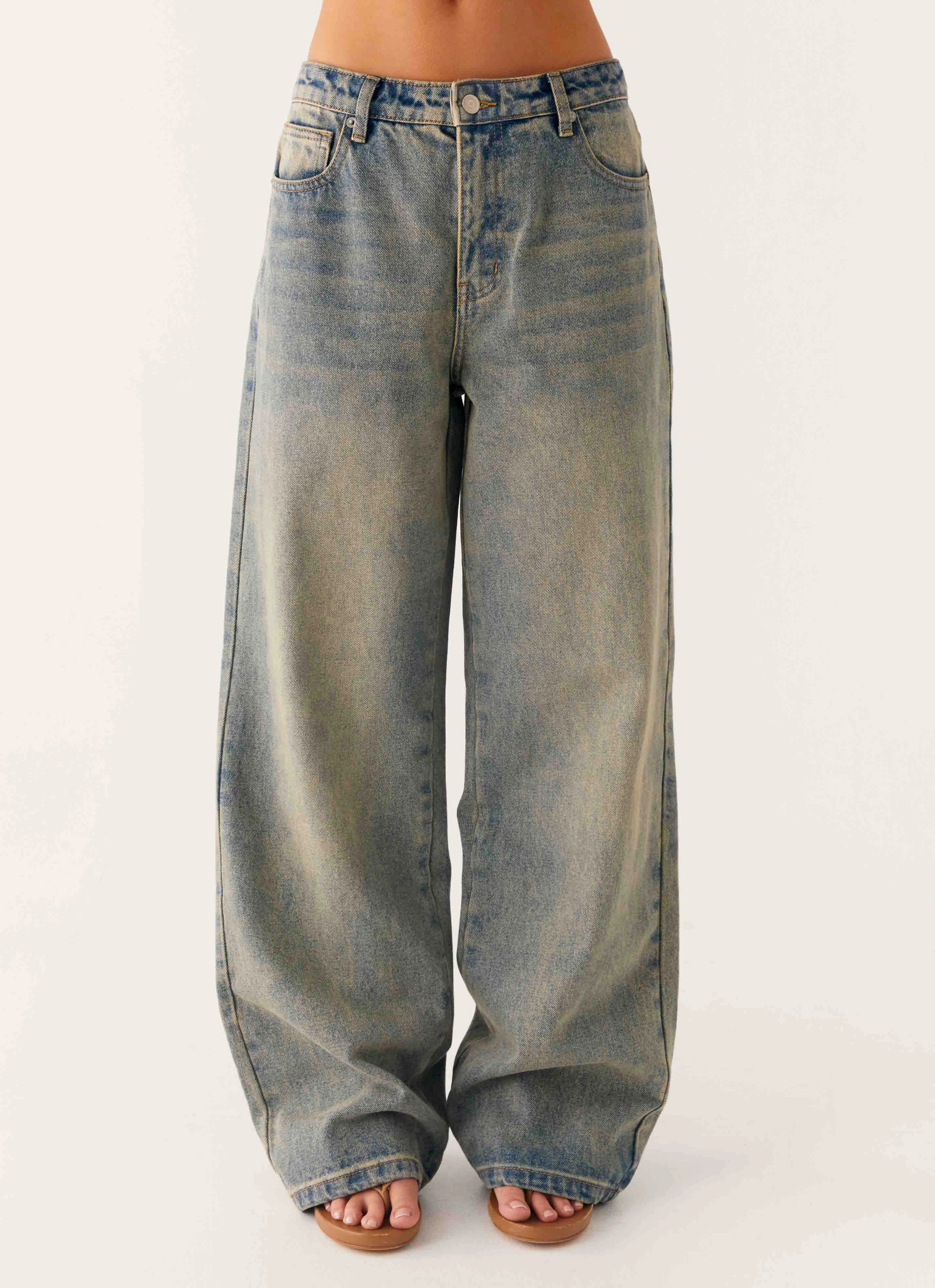 Keanna Low Rise Denim Jeans - Dirty Wash Fitted waist