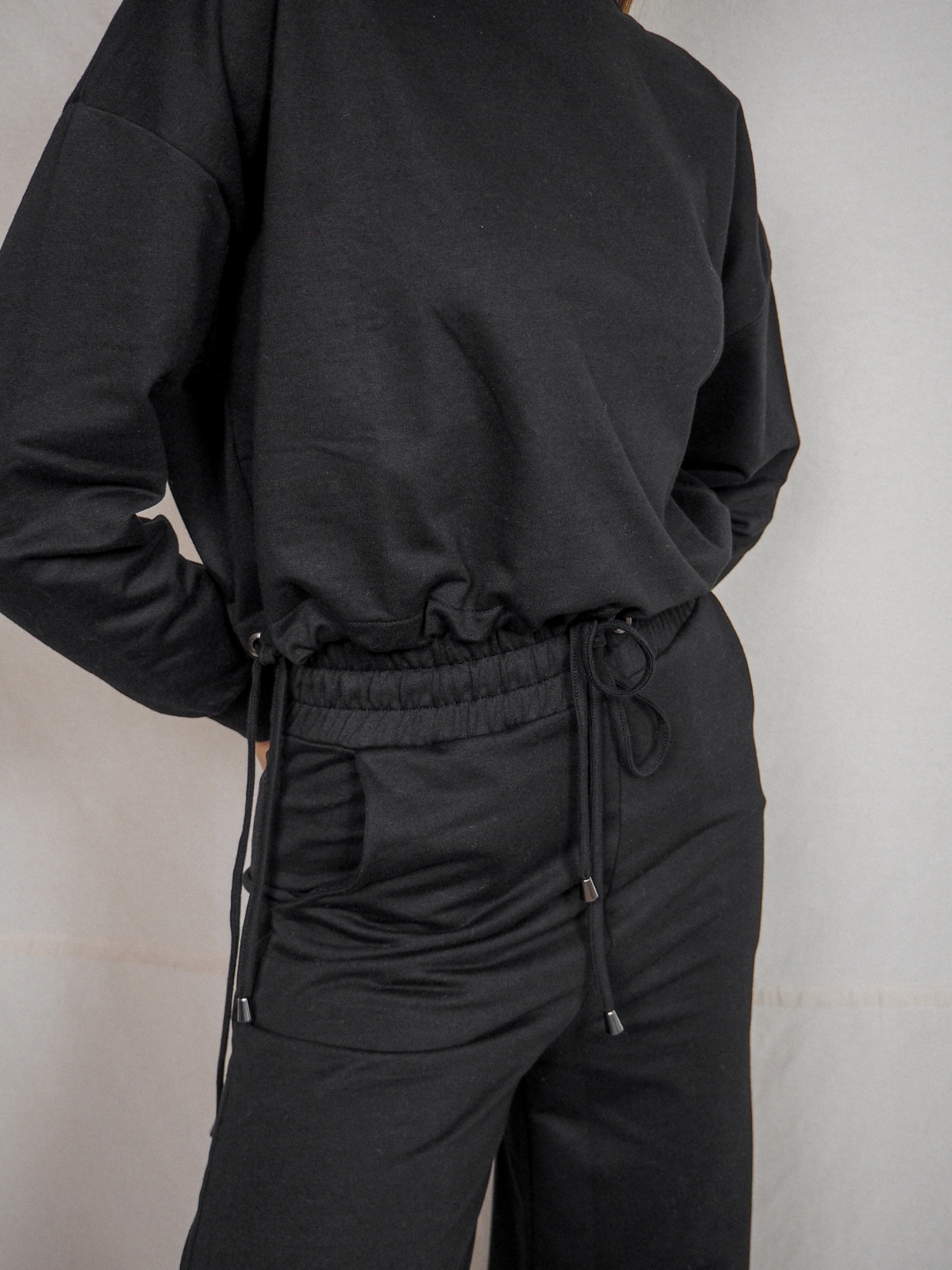 fuzzy texture Comfy Performance Fit Kylie Black Cropped Tie Sweatshirt