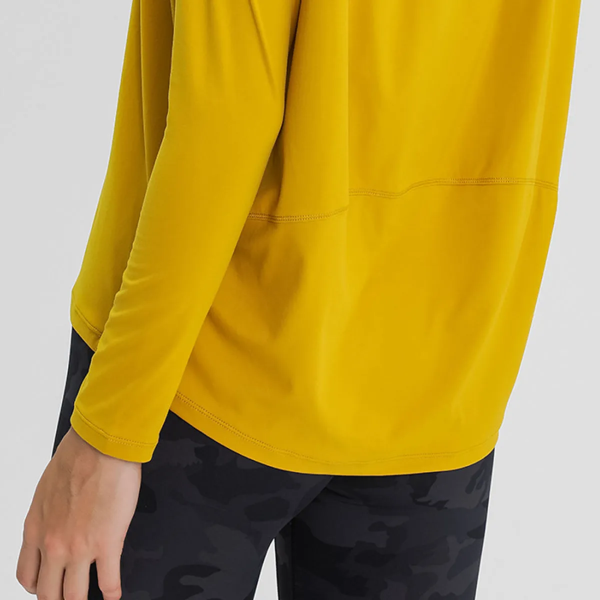 Loose & Relaxed Fit Women's Activewear Top