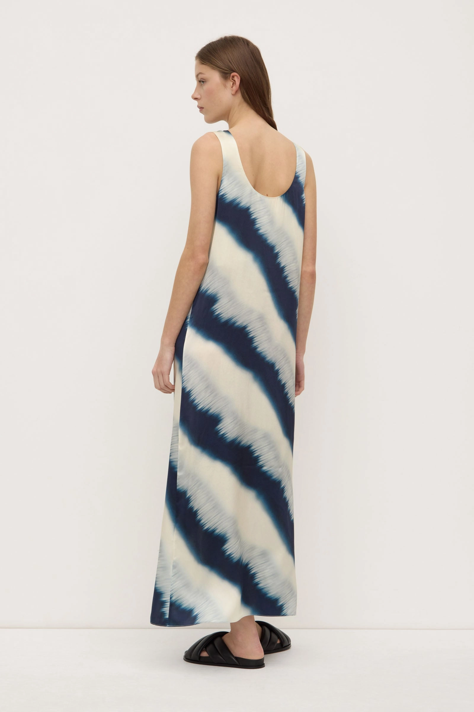 Trendy midi dress Fitted Mood Marabella Silk Midi Dress