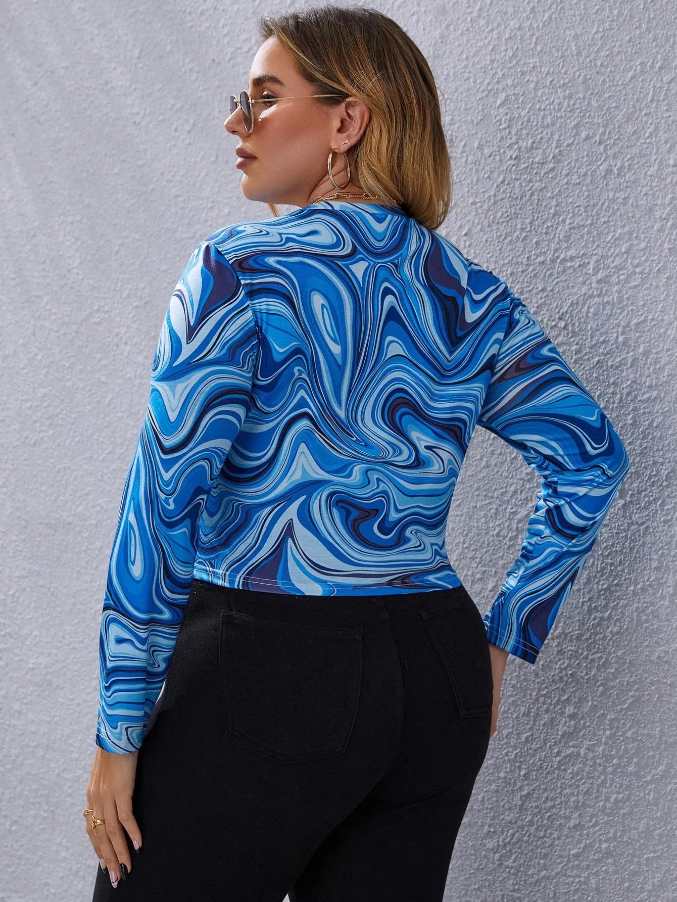 Marble Long Sleeve Round Neck Crop Plus Size T-Shirt