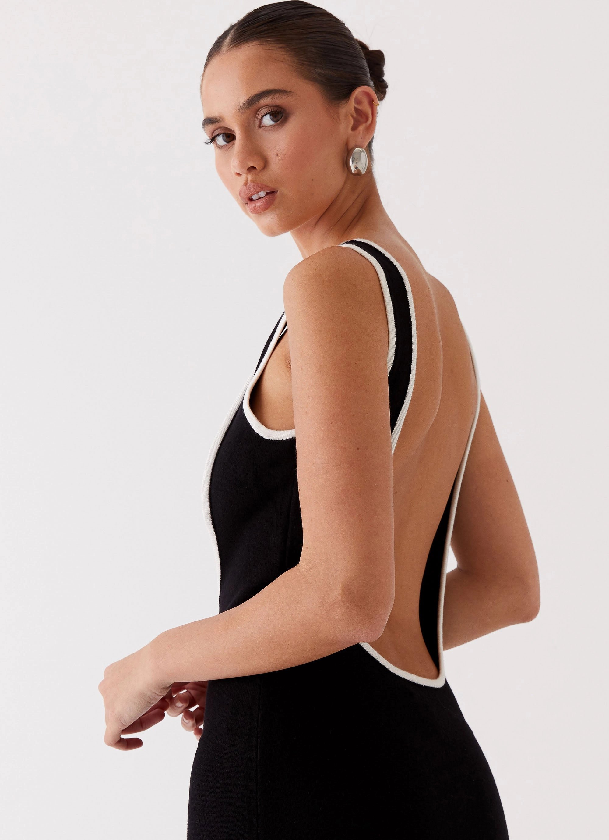 Travel-Style Flattering Waistband Fit Lost In Paris Knit Maxi Dress - Black