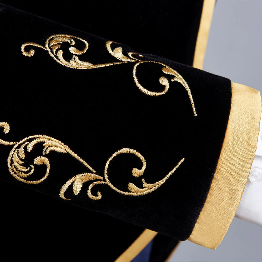 Men's Autumn British Style Velvet Slim Fit Blazer With Golden Embroidery