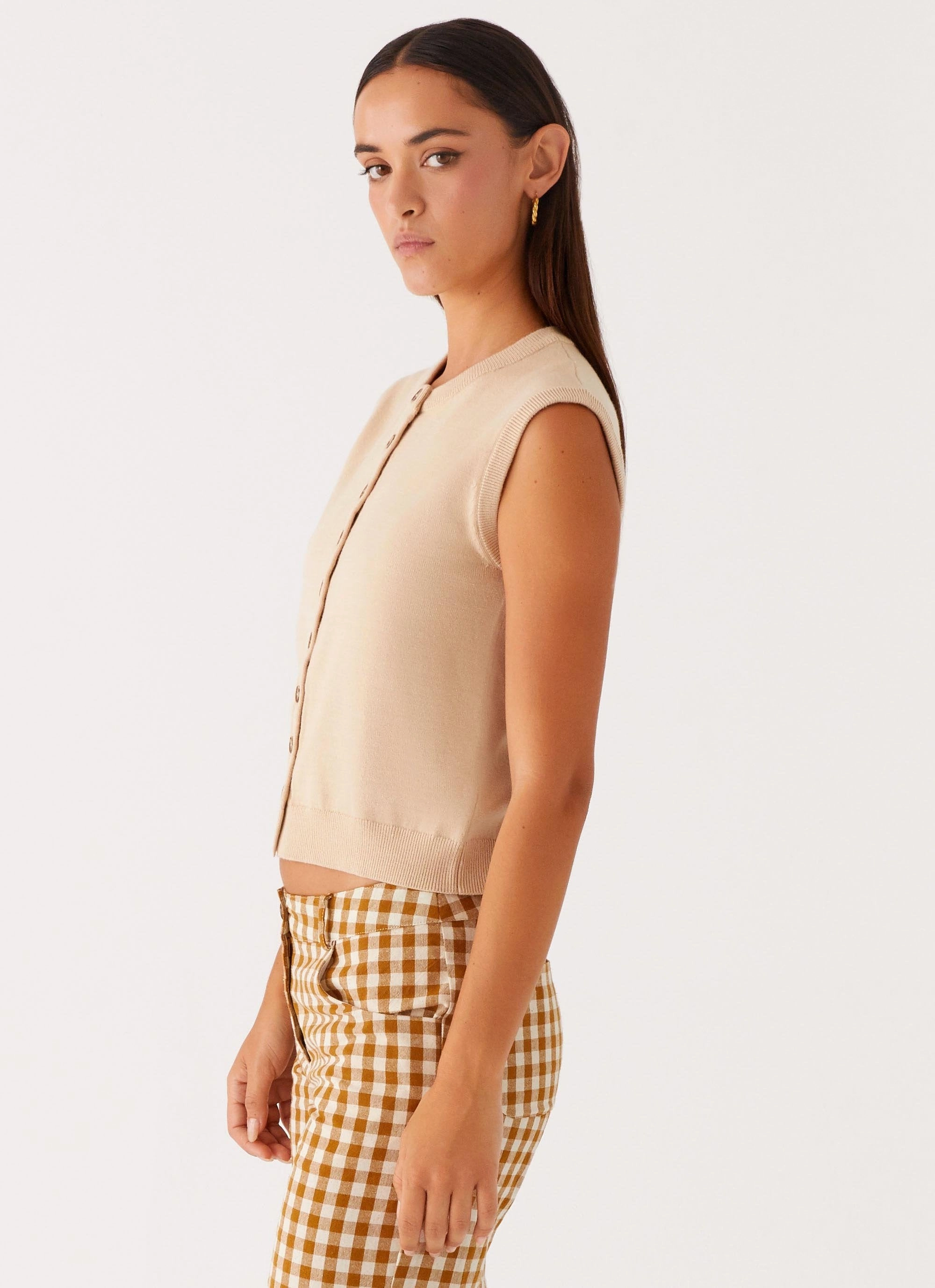 Mickey Knit Vest - Cream ElasticEdgeBinding Ribbed Hem Finish