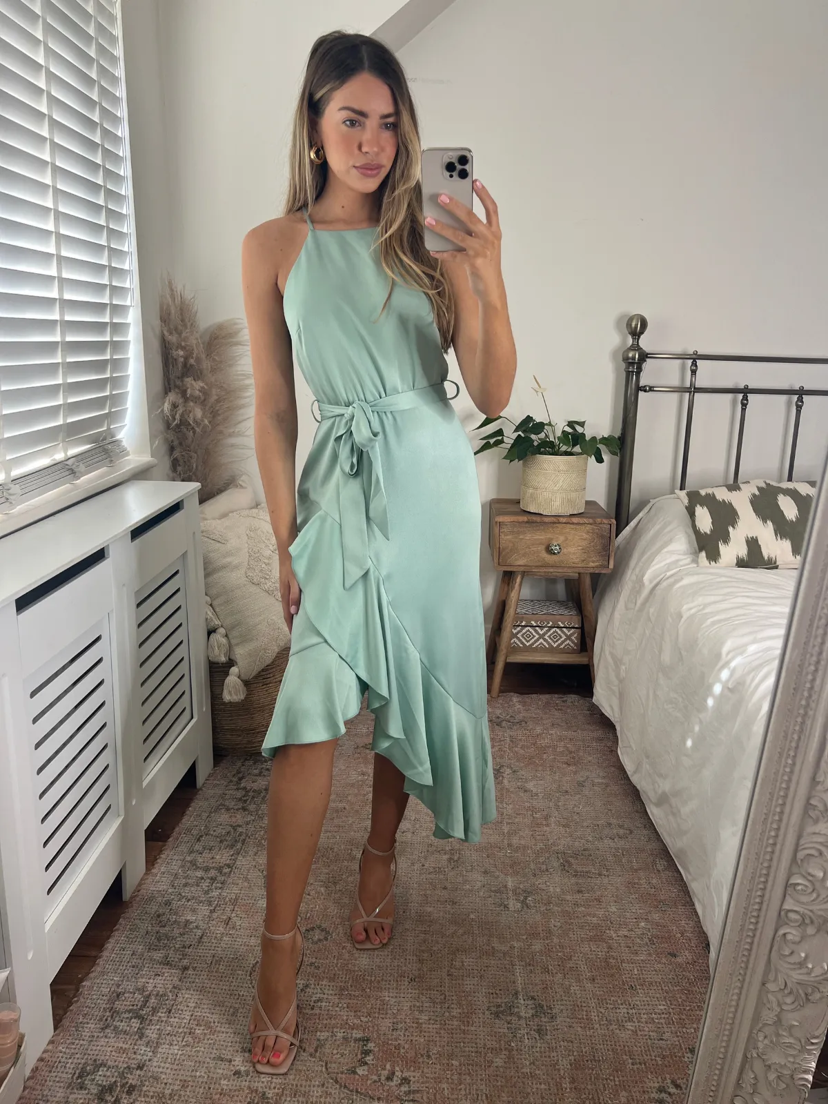 Ariana Halter Frill Dress / Sage Subtle Lines Leg-Lengthening