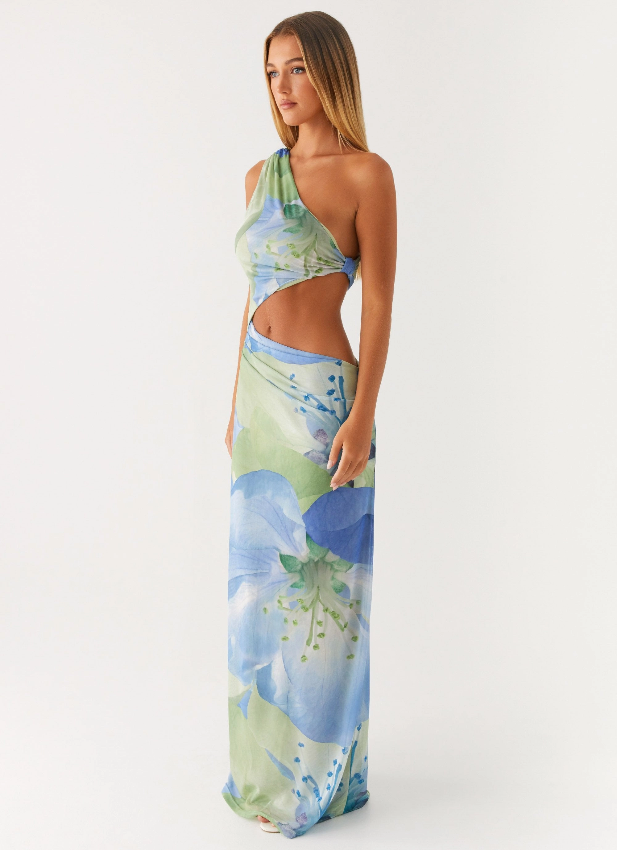 Wilder Maxi Dress - Flower Print Airy Comfort Perfect For Work
