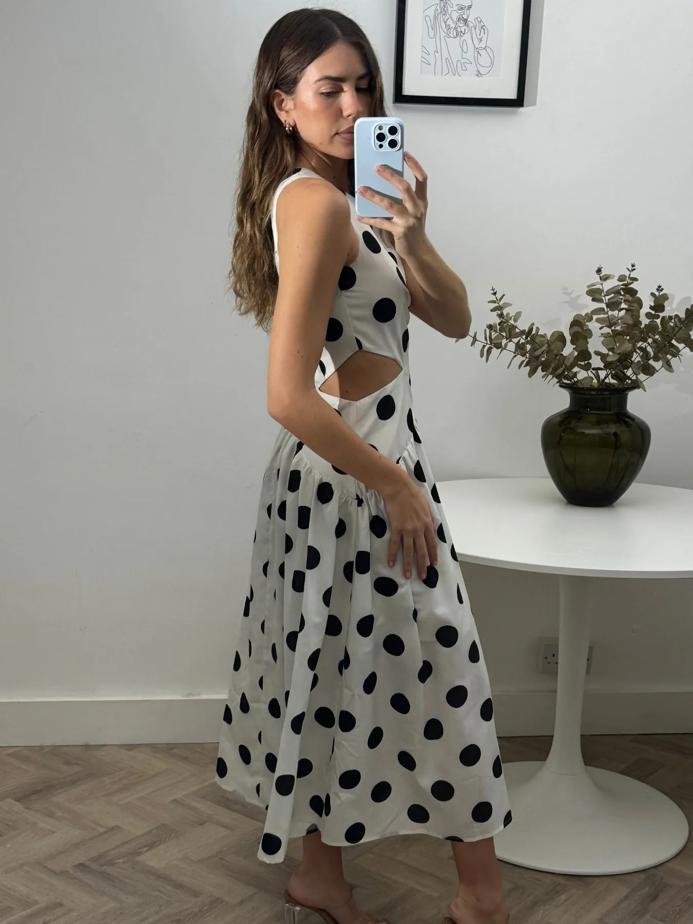 Jasmine Cut Out One Shoulder Dress in Mono Sophisticated Look