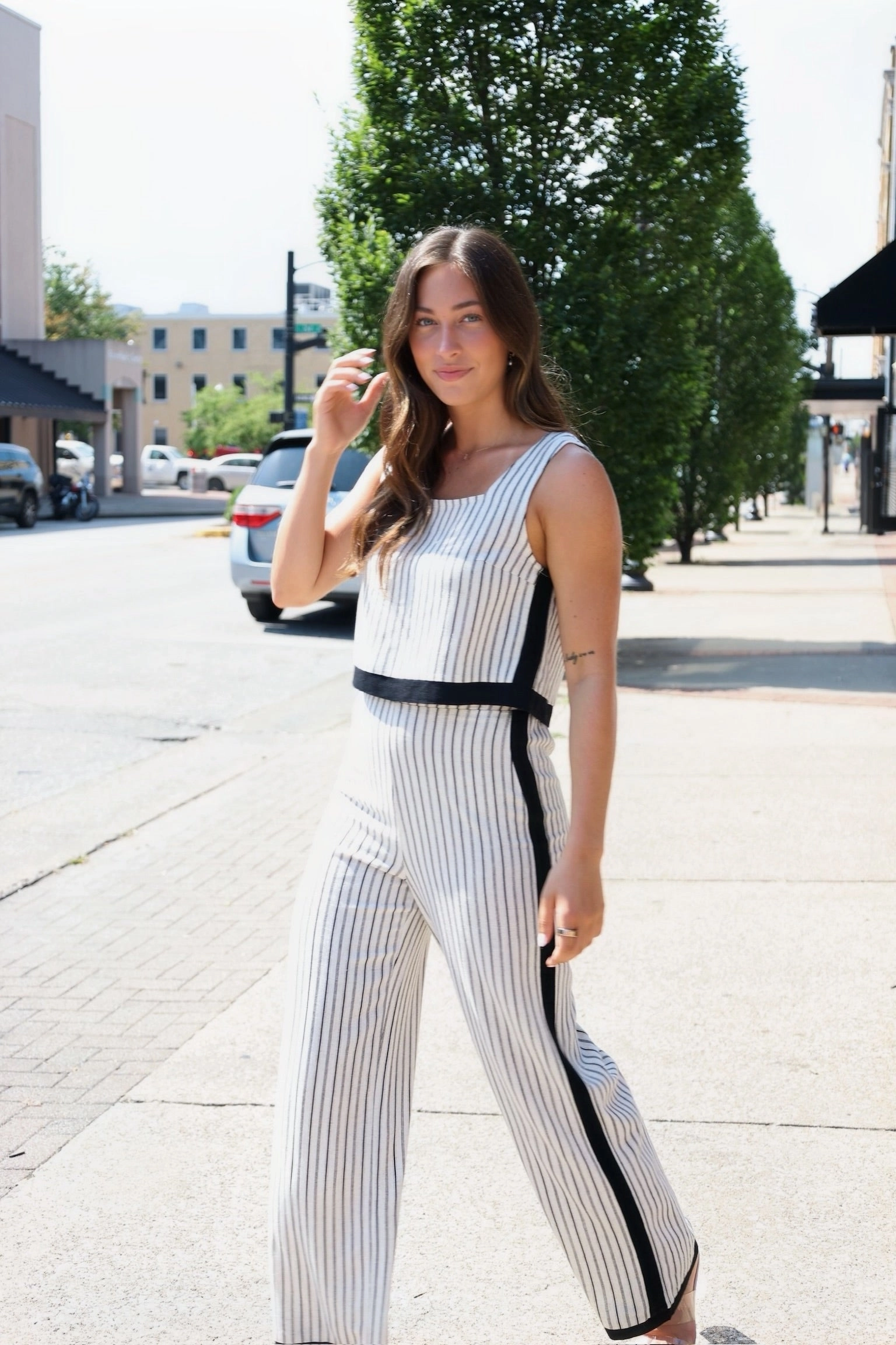 Natural Blend Top LightweightWeave Unstructured Silhouette