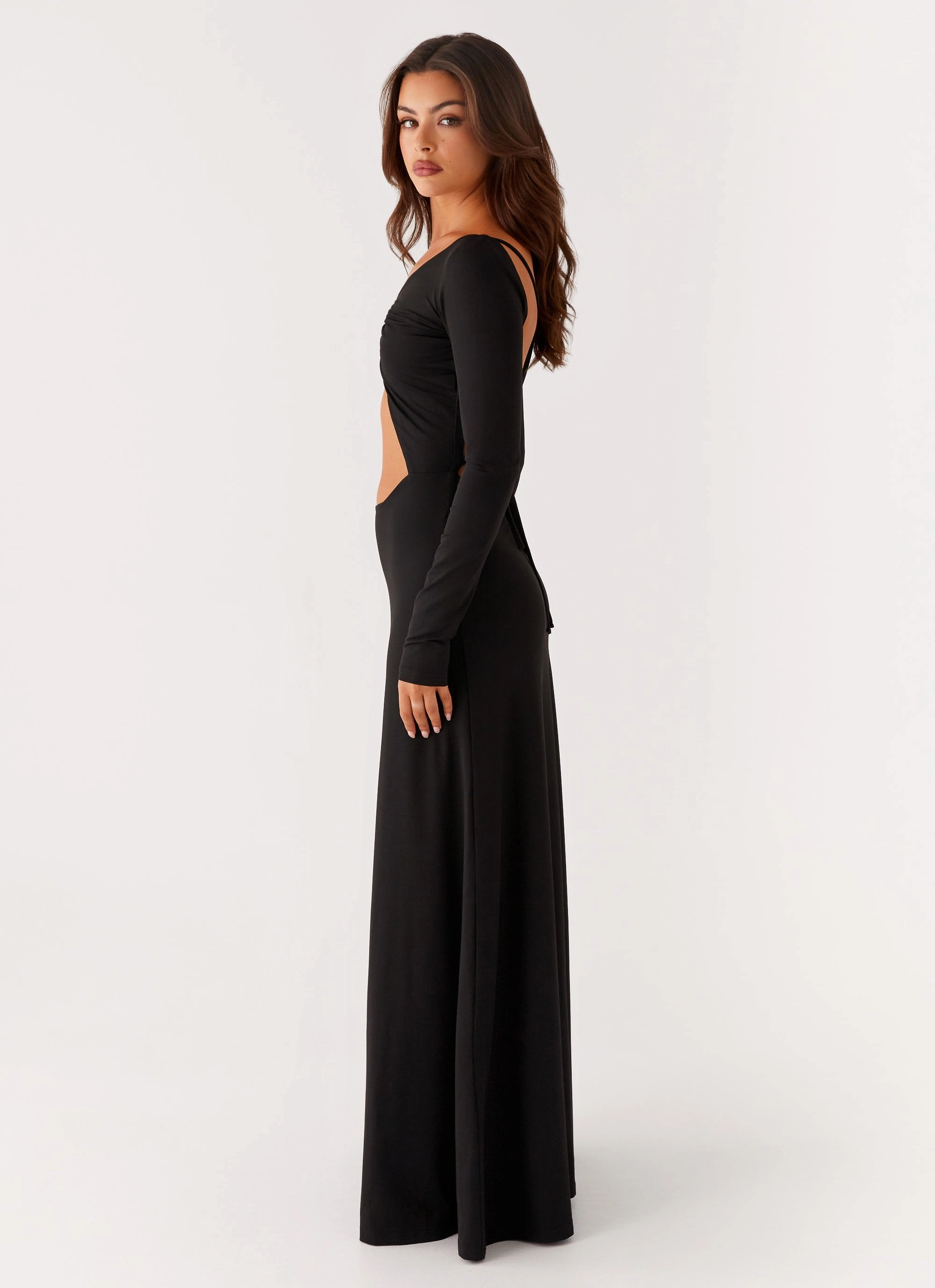 Peru Maxi Dress - Black Pose Glow Airy Drape