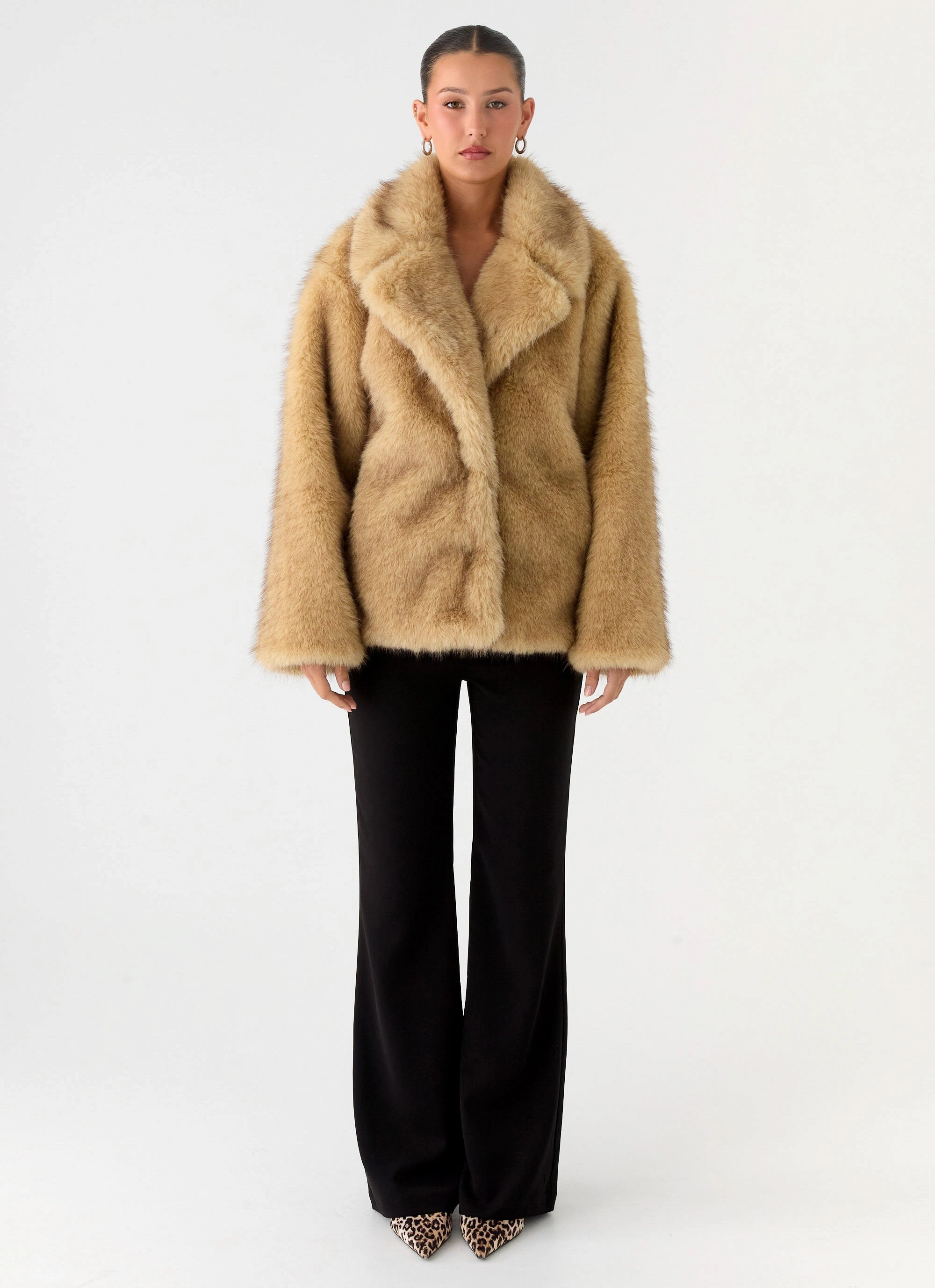 Milika Fur Coat - Beige Fashion Trend Warm Layer Option