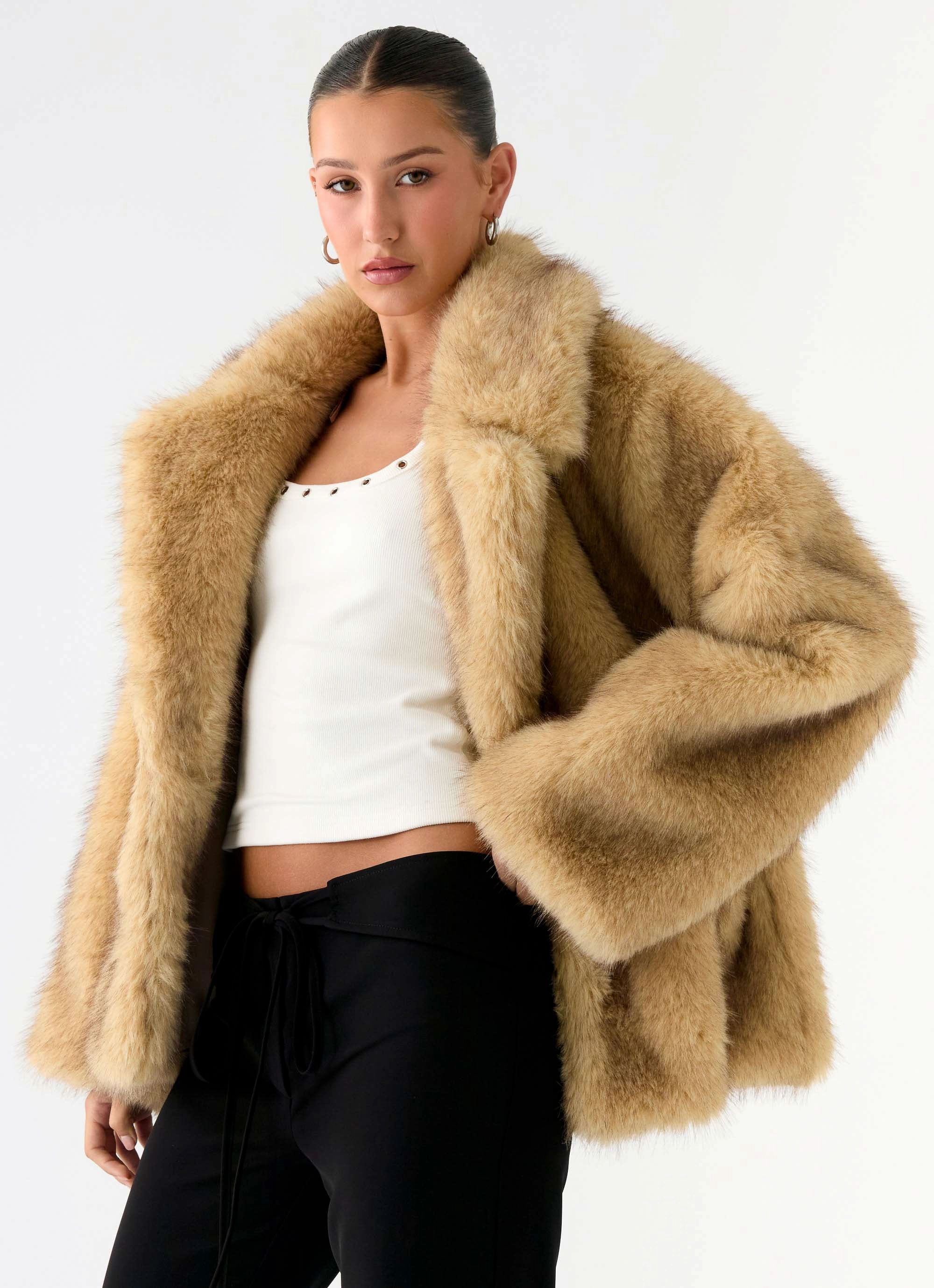 Milika Fur Coat - Beige Magnetic Closure