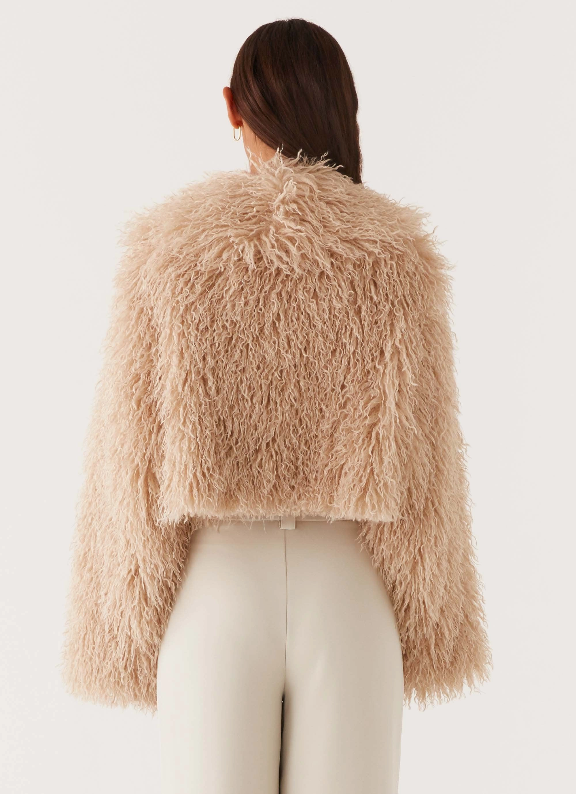 Virginia Cropped Fur Jacket - Taupe Sleek Layer Look