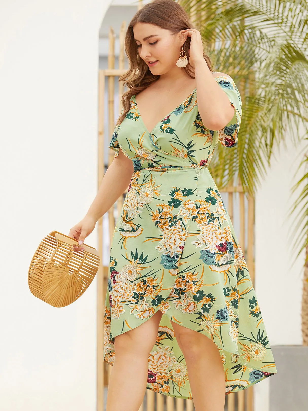 OEM ODM Cold Shoulder Deep V Neck Floral Print Crossed Front Spaghetti Strap Self-Tie Wrap Short Sleeve Plus Size Dress