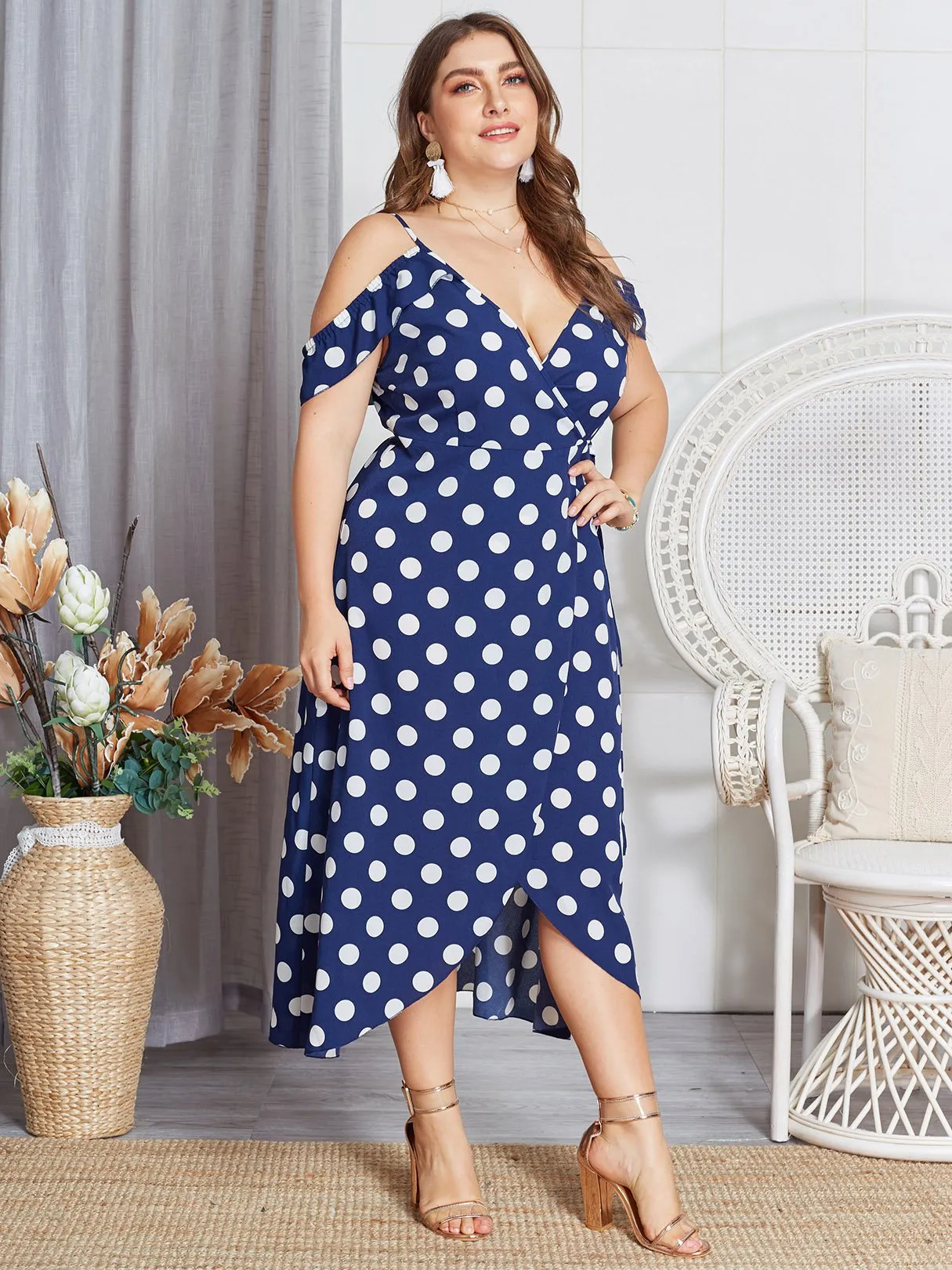OEM ODM Cold Shoulder Deep V Neck Polka Dot Crossed Front Spaghetti Strap Self-Tie Short Sleeve Blue Plus Size Dress