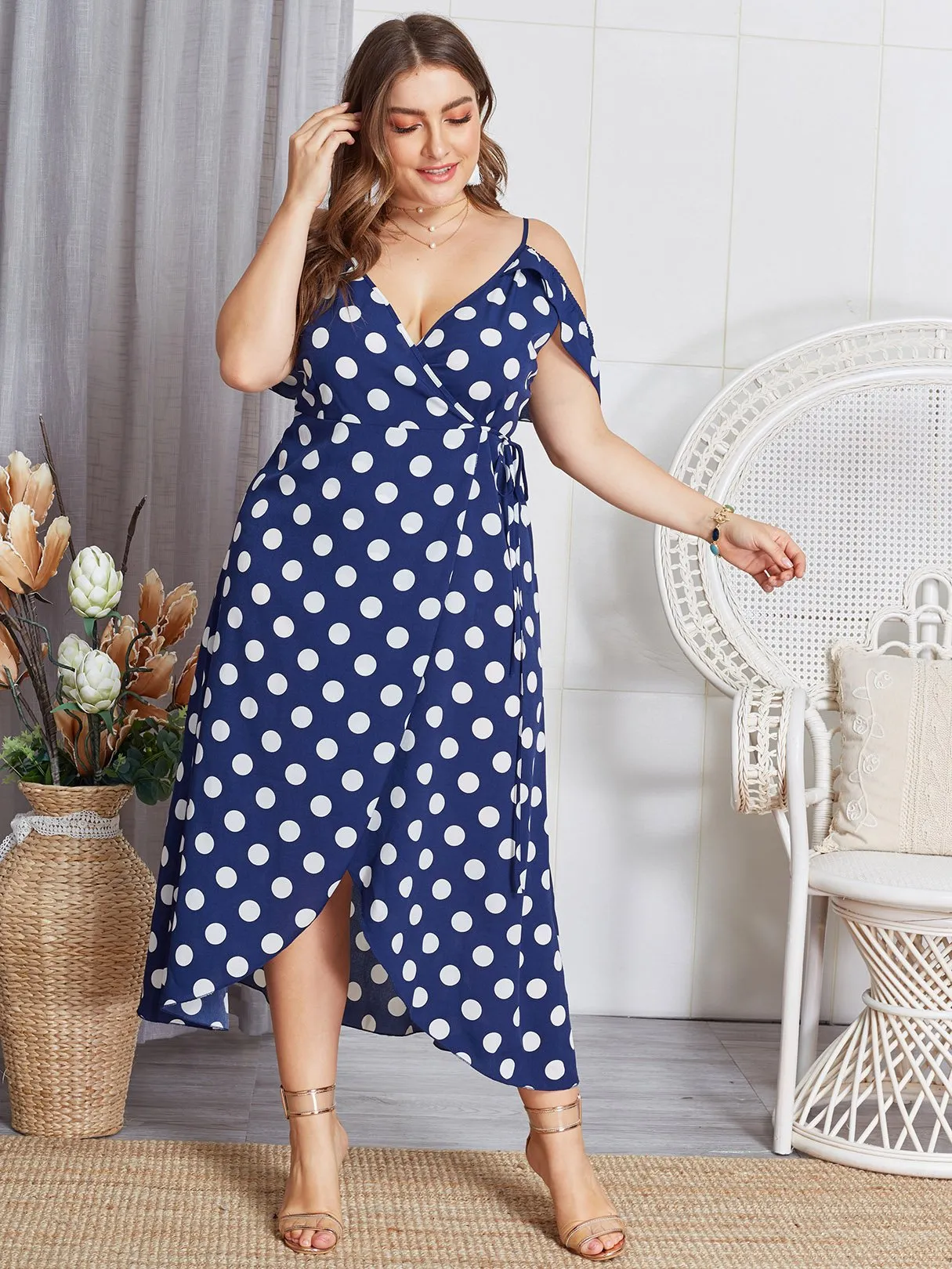 OEM ODM Cold Shoulder Deep V Neck Polka Dot Crossed Front Spaghetti Strap Self-Tie Short Sleeve Blue Plus Size Dress
