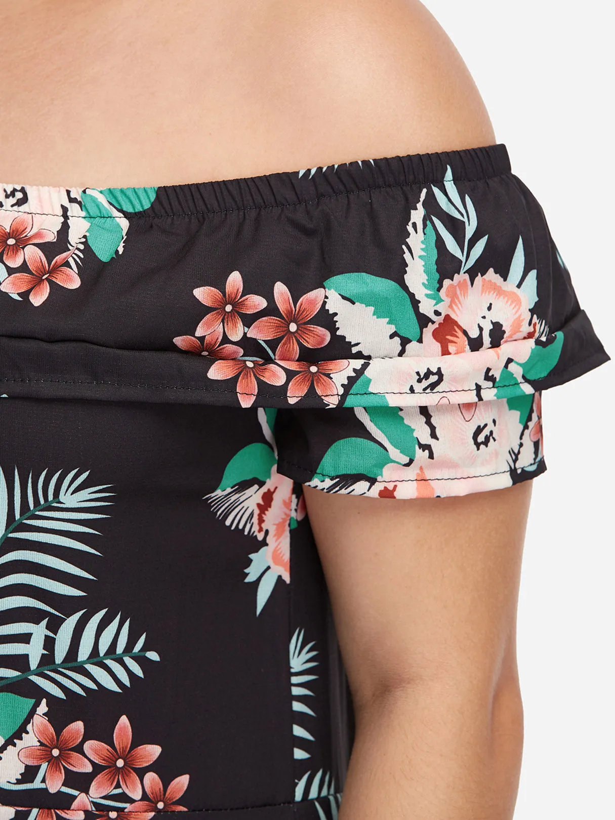 OEM ODM Off The Shoulder Floral Print Tiered Short Sleeve Flounced Hem Plus Size Mini Dresses