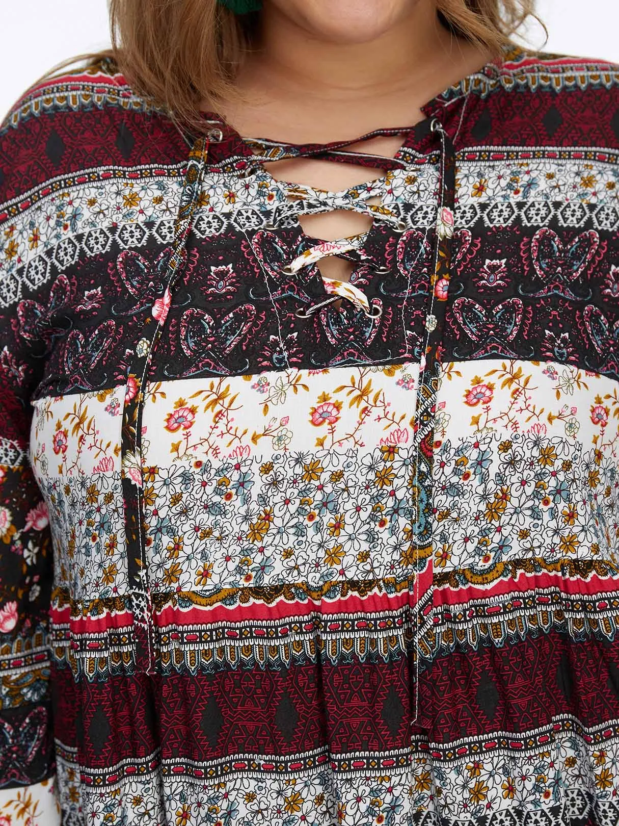 OEM ODM Round Neck Floral Print Calico Hollow Lace-Up Pleated Criss-Cross Long Sleeve Flounced Hem Plus Size Mini Dress