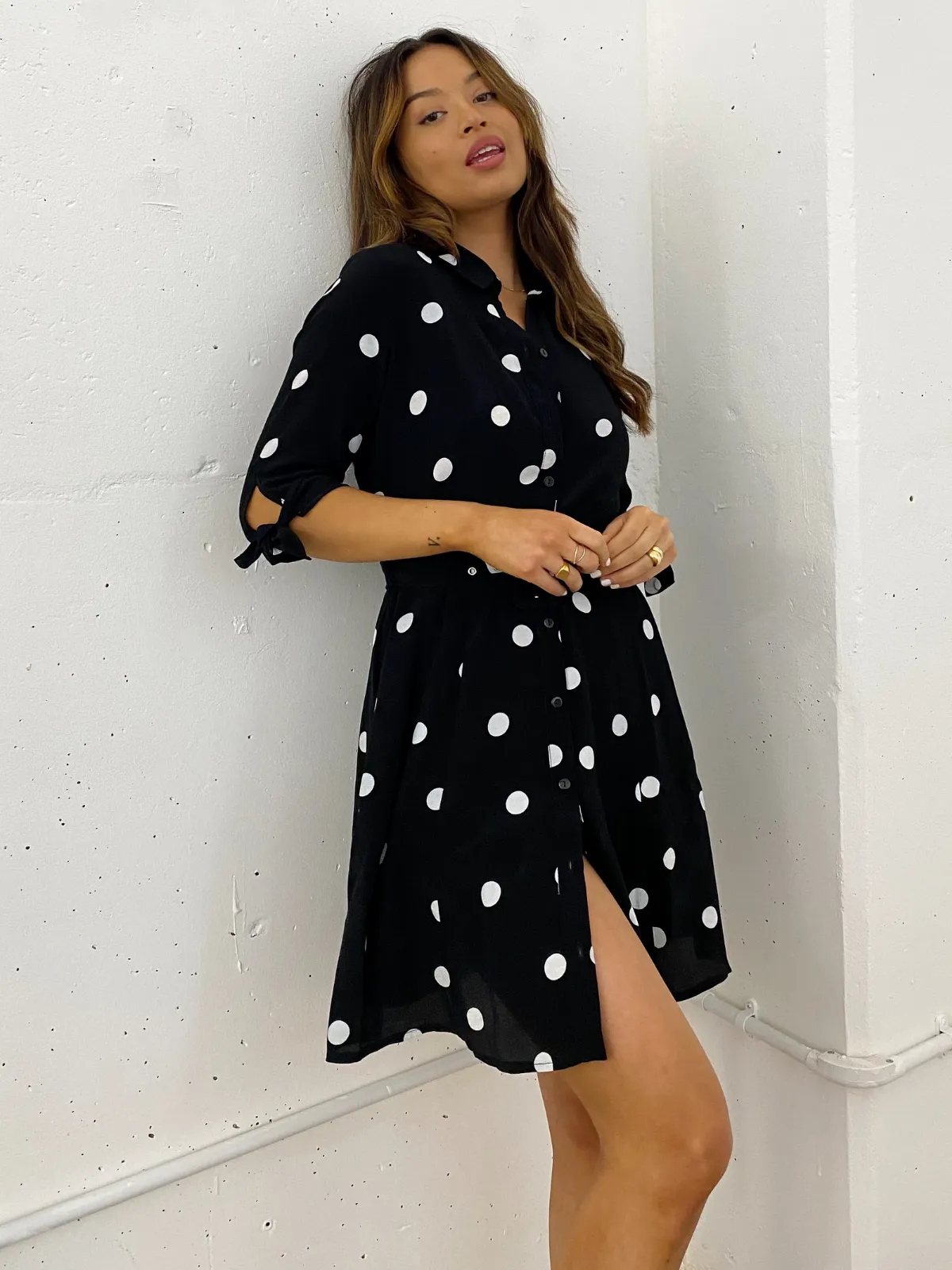 Olivia Mini Belted Shirt Dress / Mono Spot Natural Style