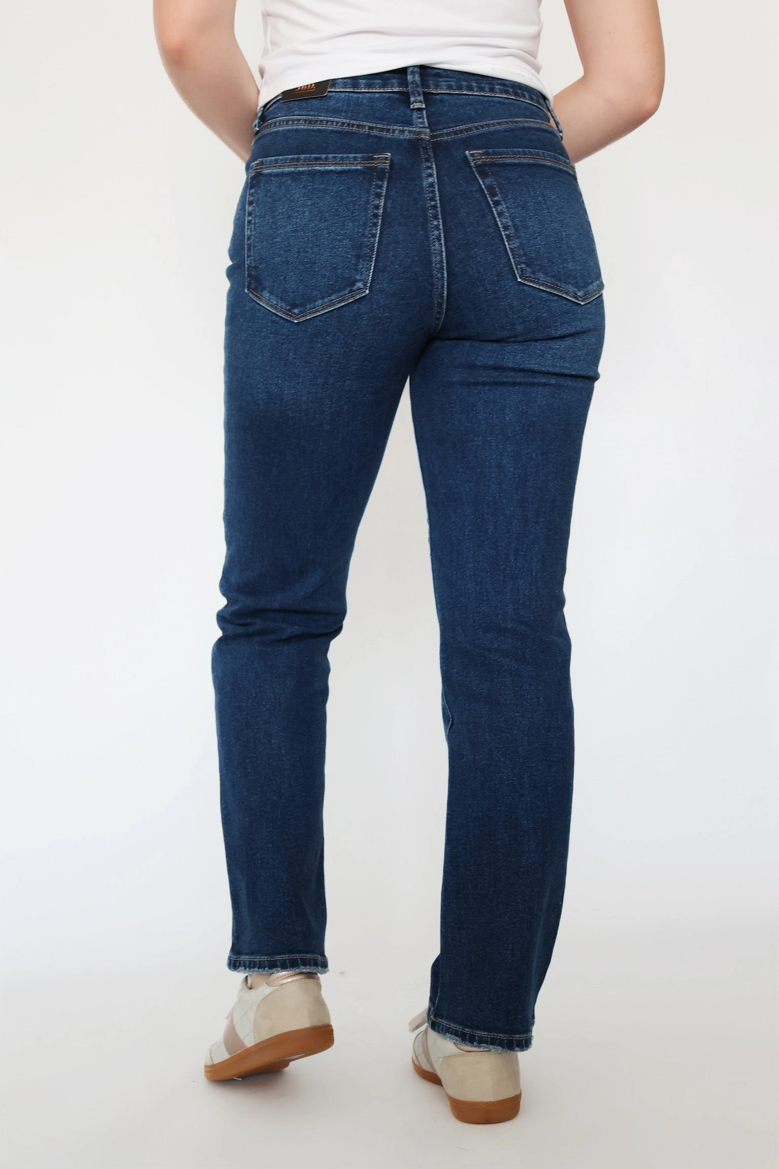 FlexibleWaistband Athletic Look Olivia Straight Leg Jeans