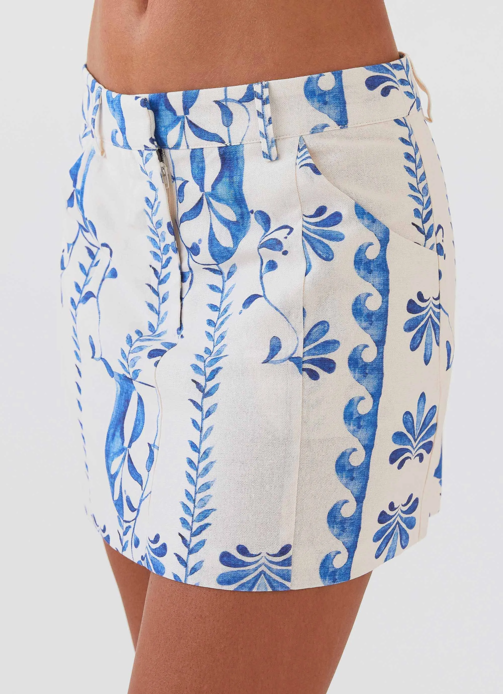 Marissa Linen Mini Skirt - Floral Wave Comfy Look