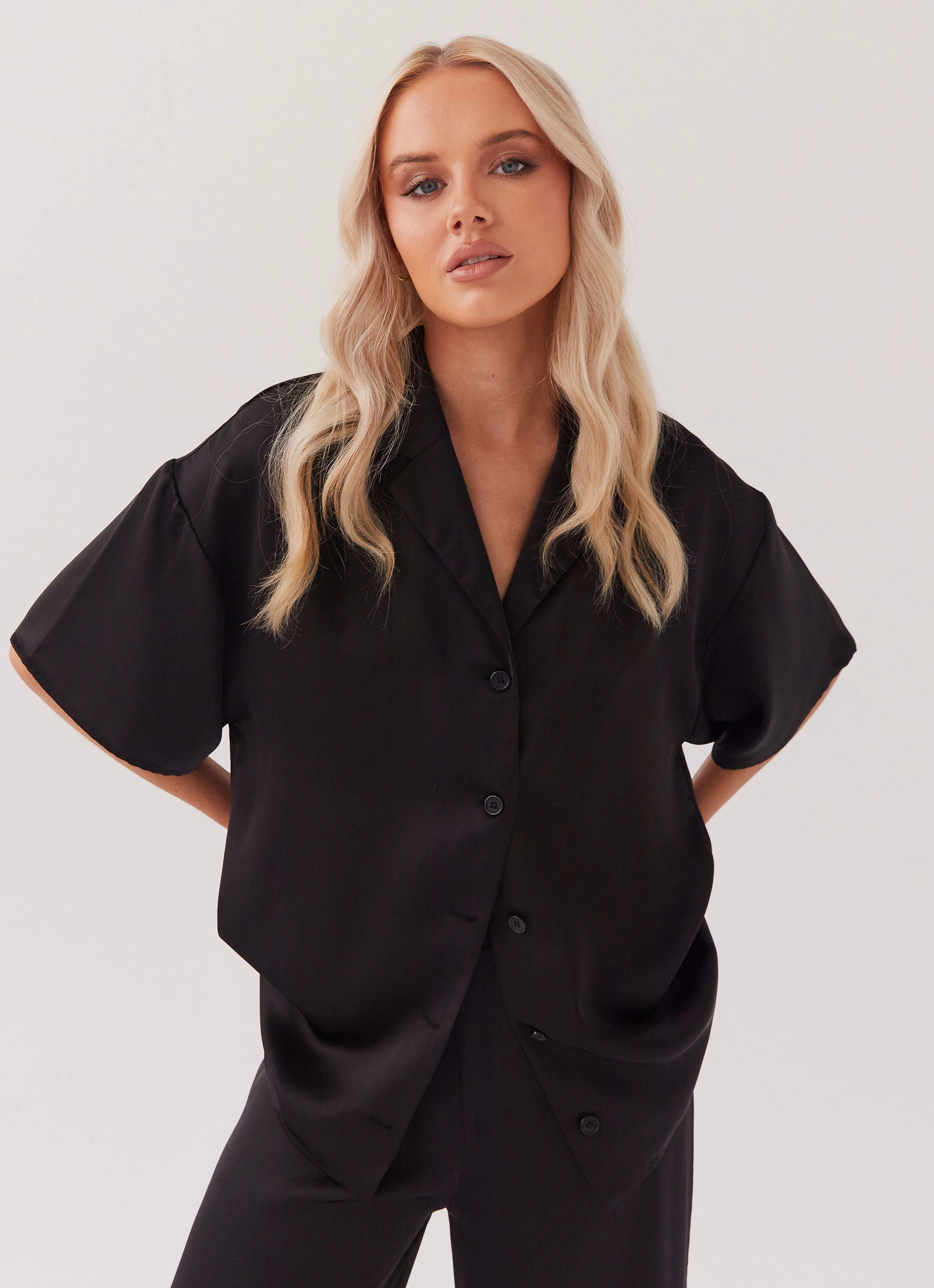 Glove Compatible Cuffs Palm Cove Satin Shirt - Black