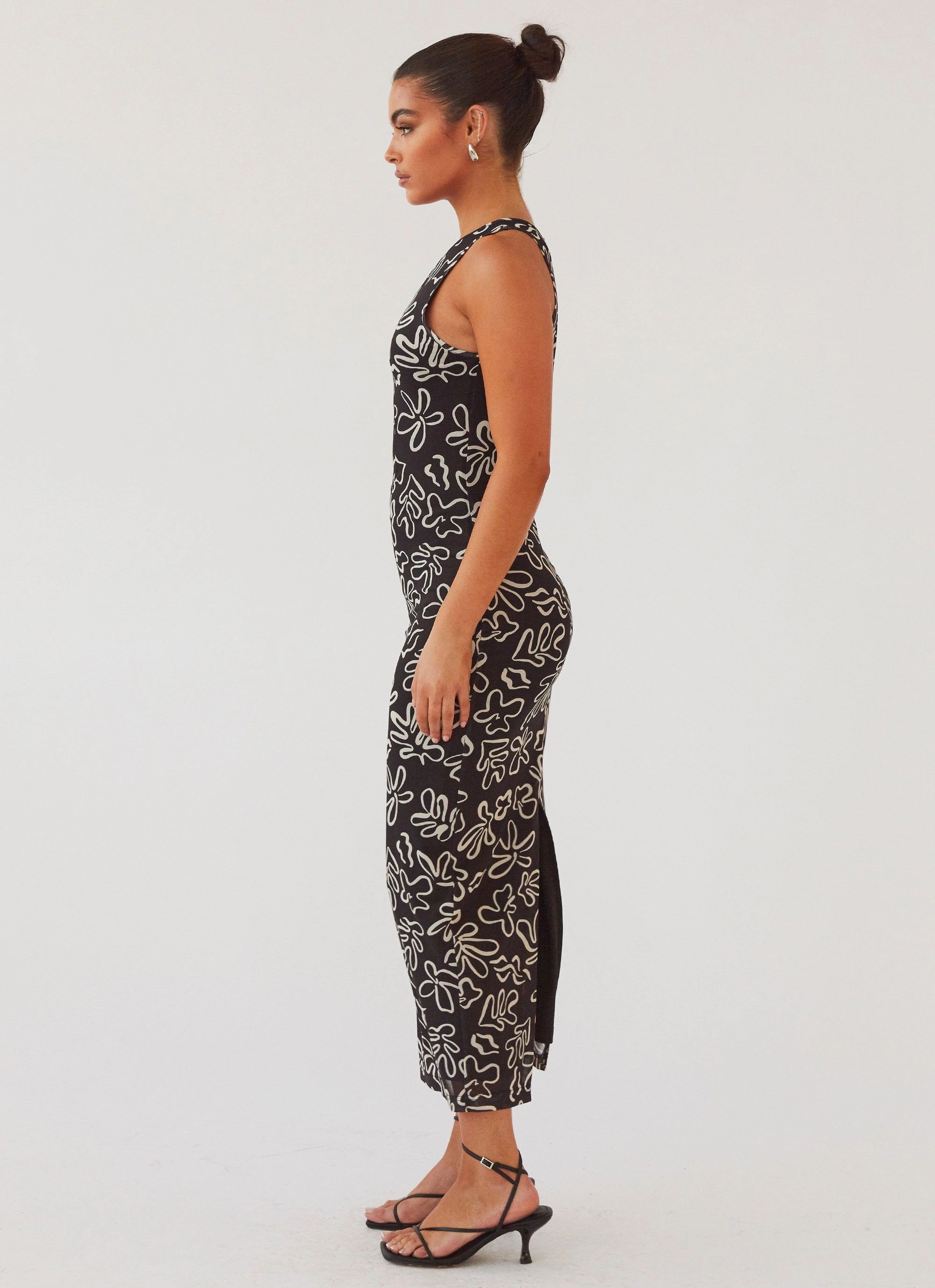 Edgy Look Quiet Glow All Eyes On Me Maxi Dress - Petal Gloom
