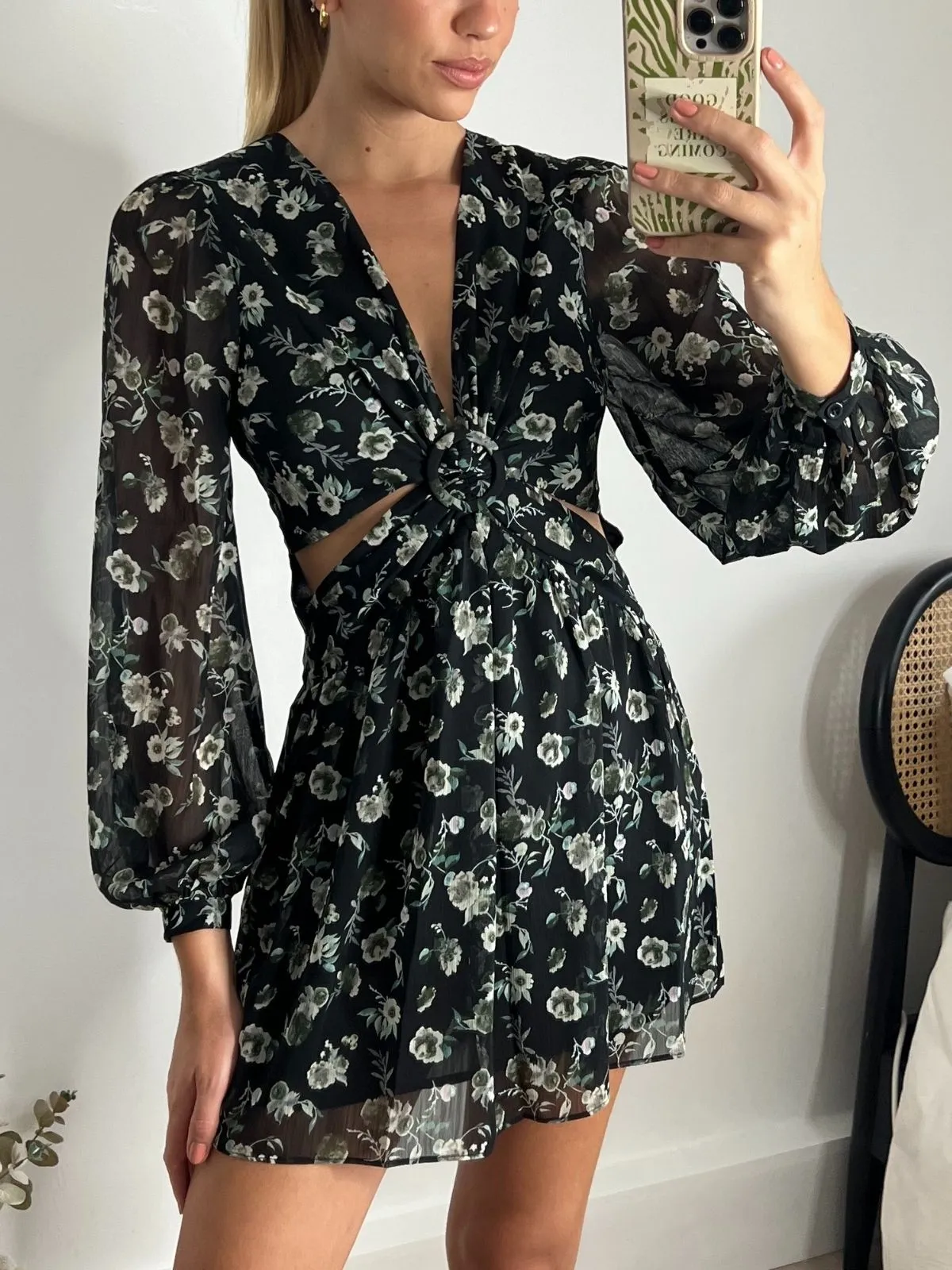Effortless Waist Design Tasha Cut Out Mini dress / Dark Floral