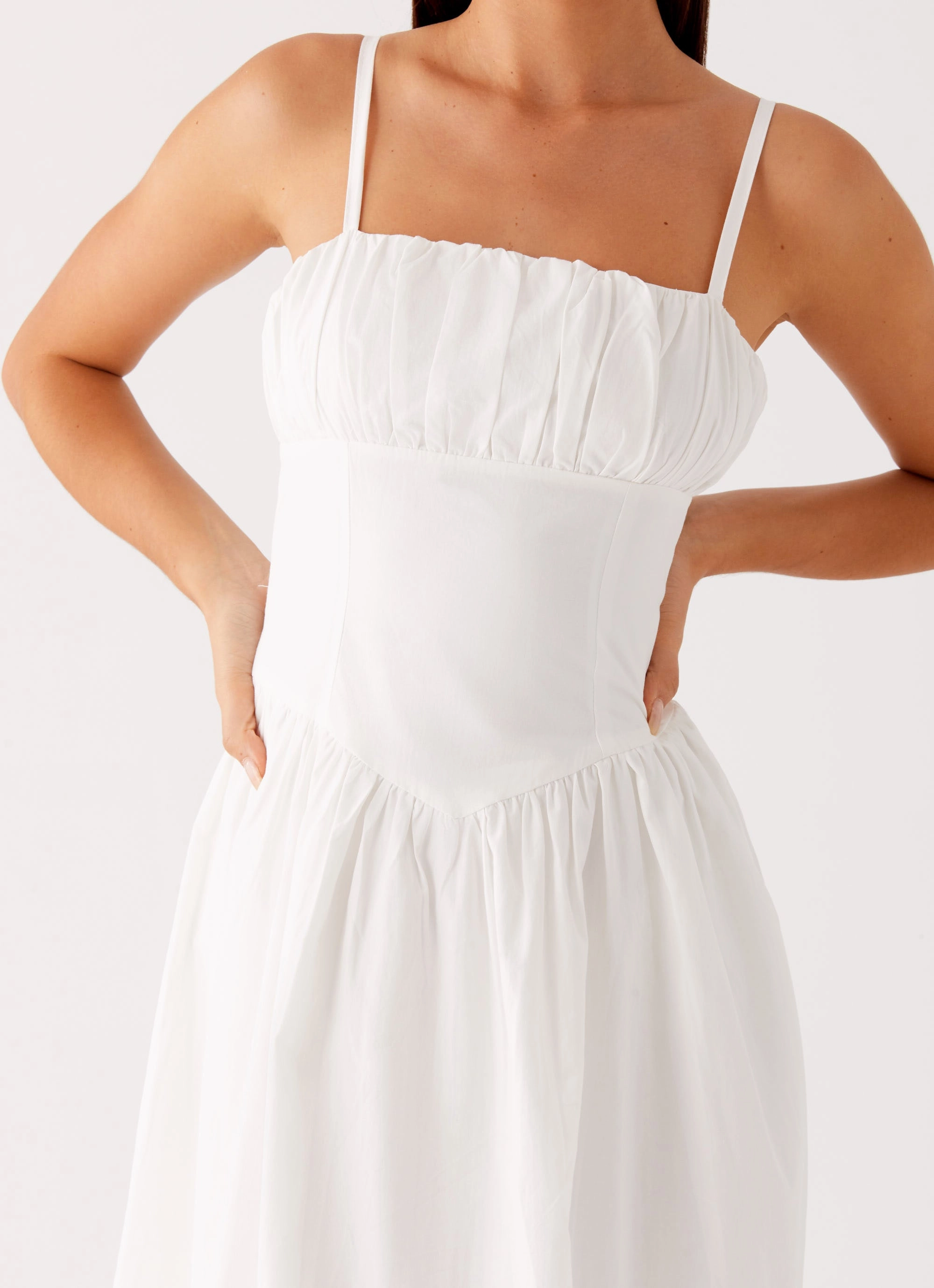 Timeless Fashion Contrast-Lining Phillipa Midi Dress - White