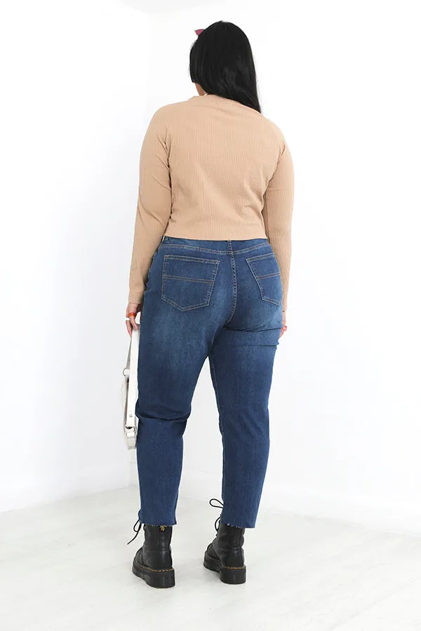 PLUS SIZE MID BLUE RAW HEM CROPPED MOM JEANS