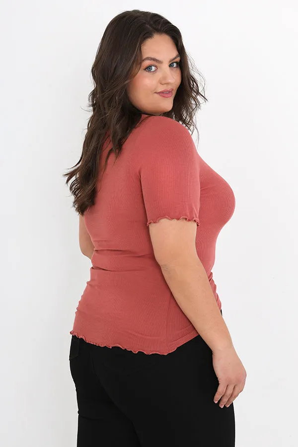 PLUS SIZE RIBBED LETTUCE TRIM SCOOP NECK T-SHIRT