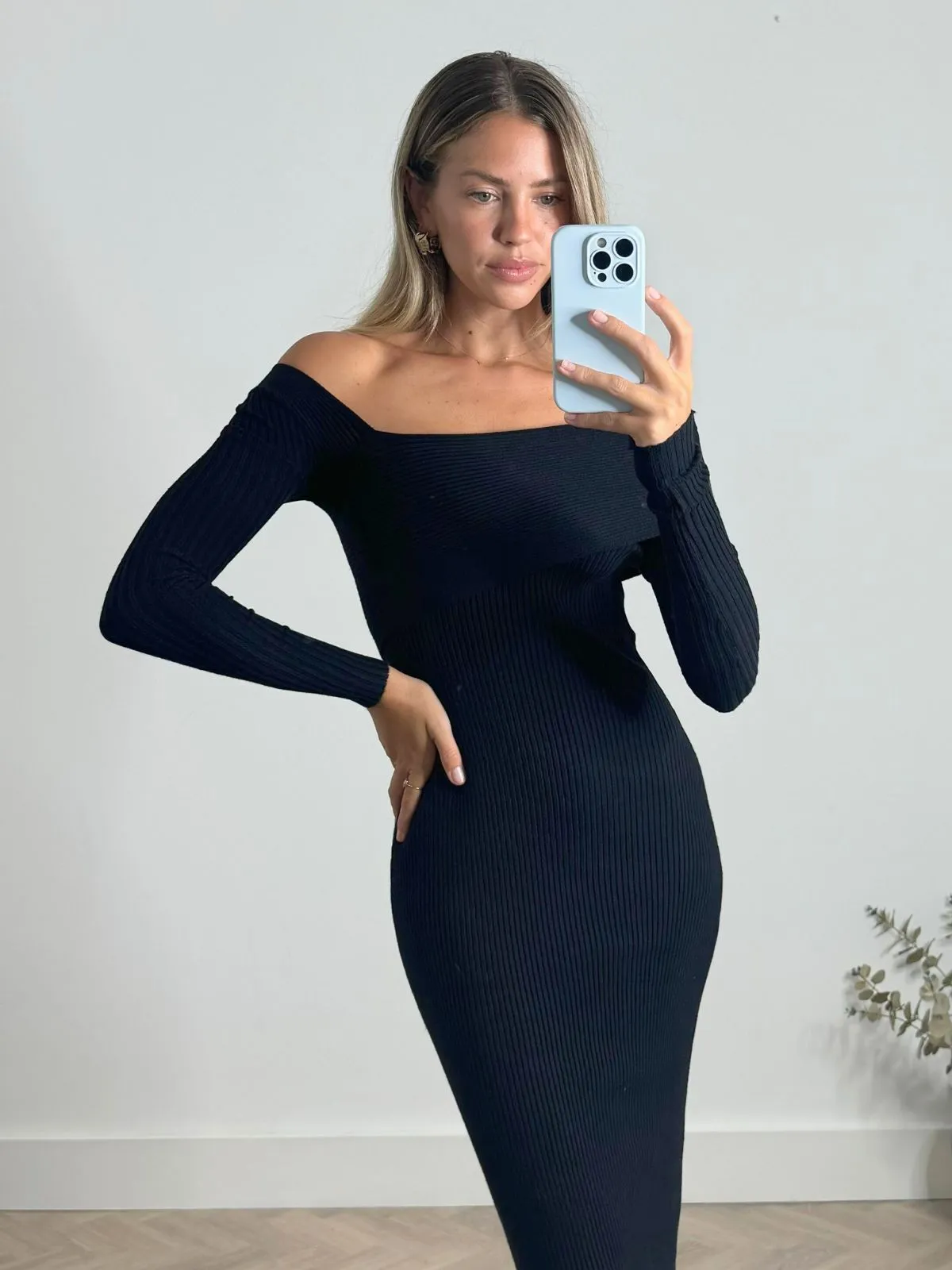 Easy Going Classic Edge Polly Asymmetric Knitted Dress in Black